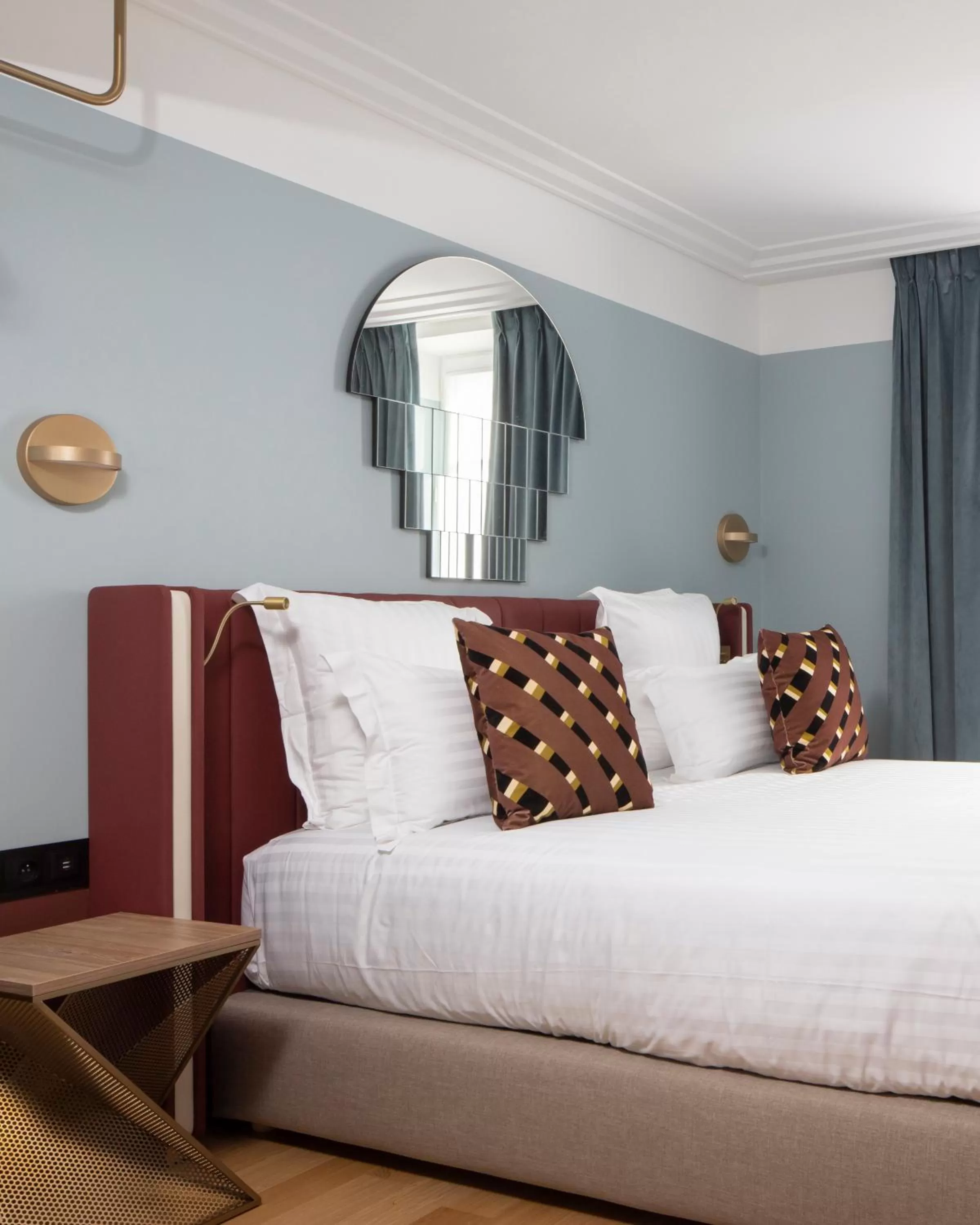 Bedroom, Bed in Hôtel Parisianer