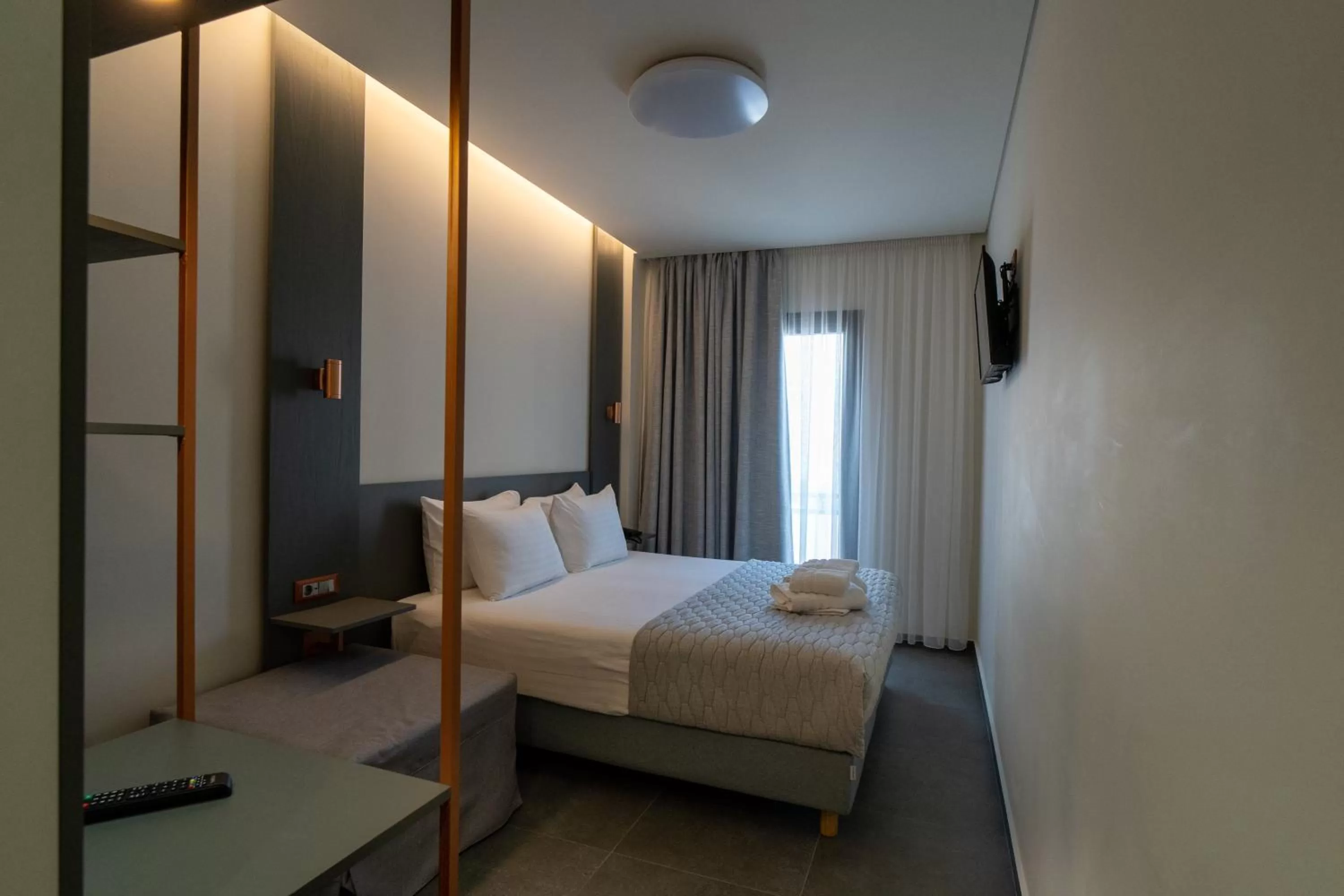 Photo of the whole room, Bed in Argo Hotel Piraeus