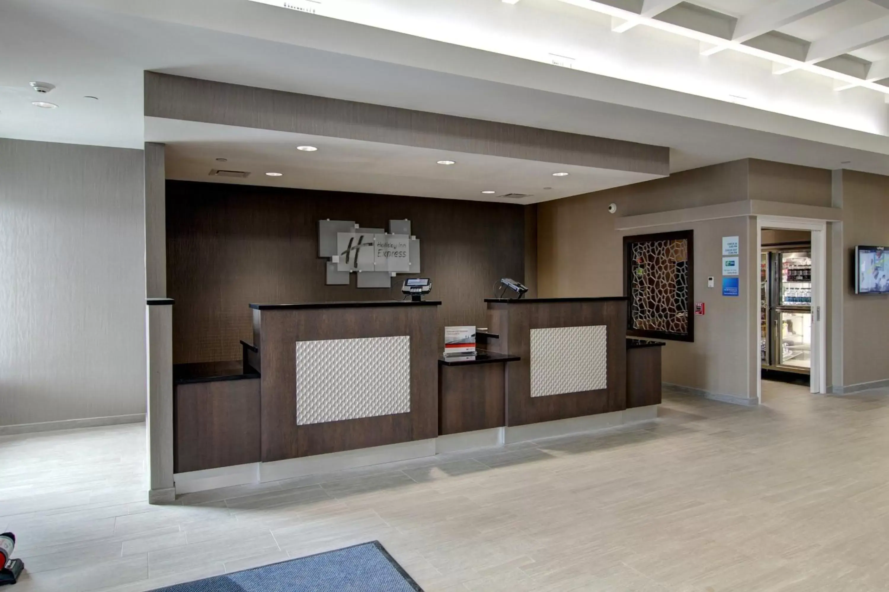 Property building, Lobby/Reception in Holiday Inn Express Fargo SW I94 Medical Center, an IHG Hotel