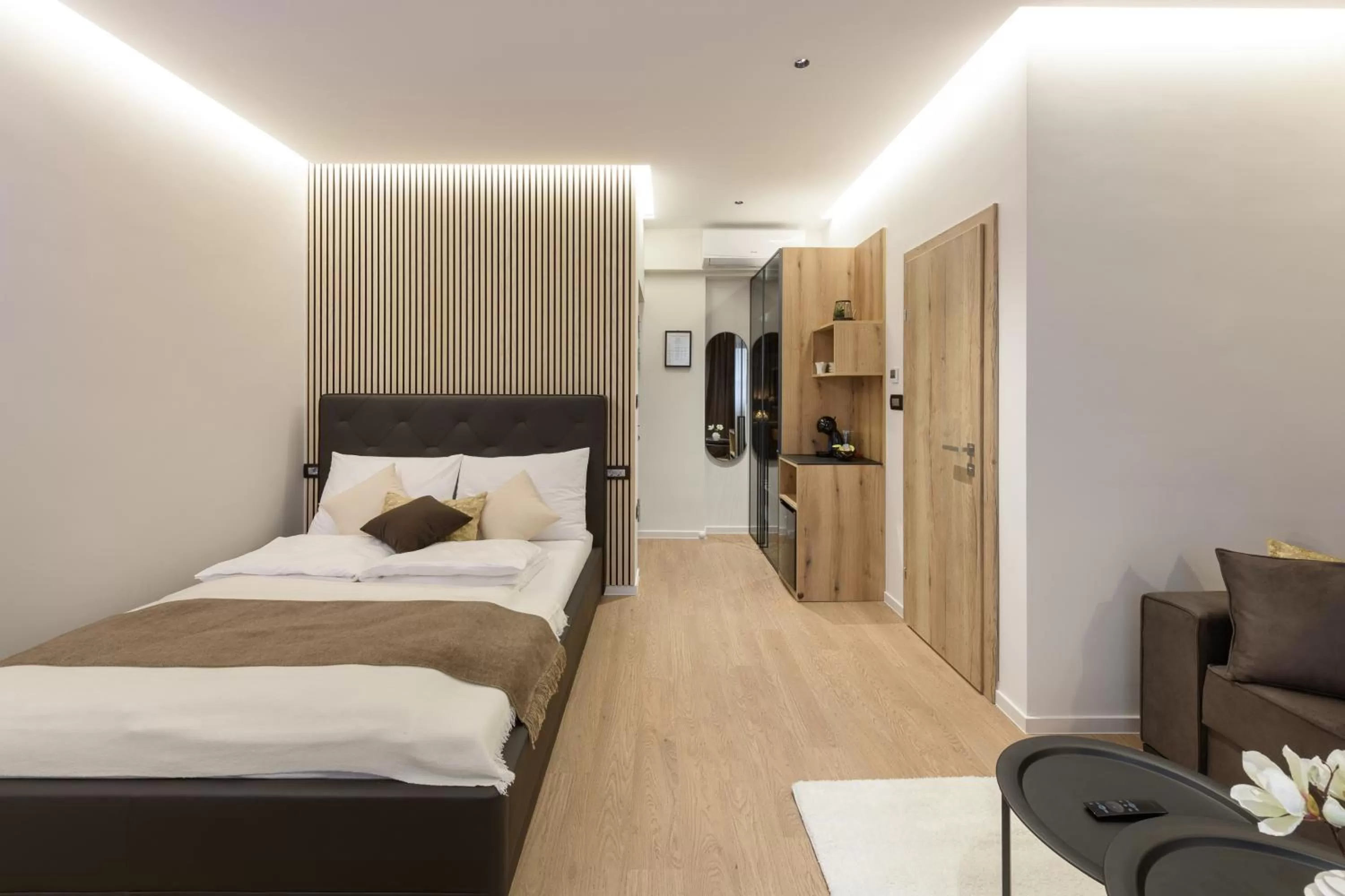 Photo of the whole room, Bed in ROYAL SUITE, Ljubljana