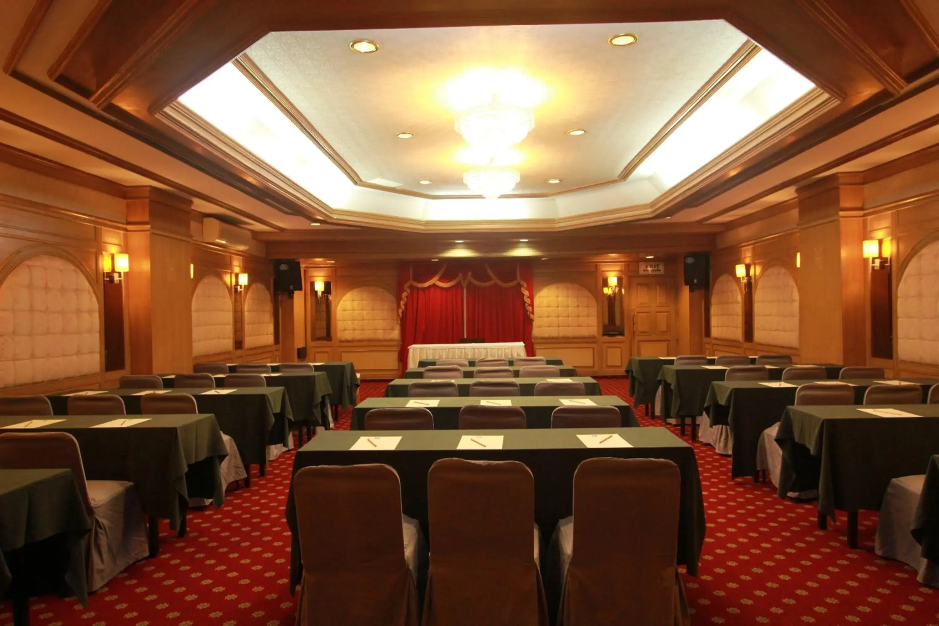 Meeting/conference room in First Pacific Hotel & Convention