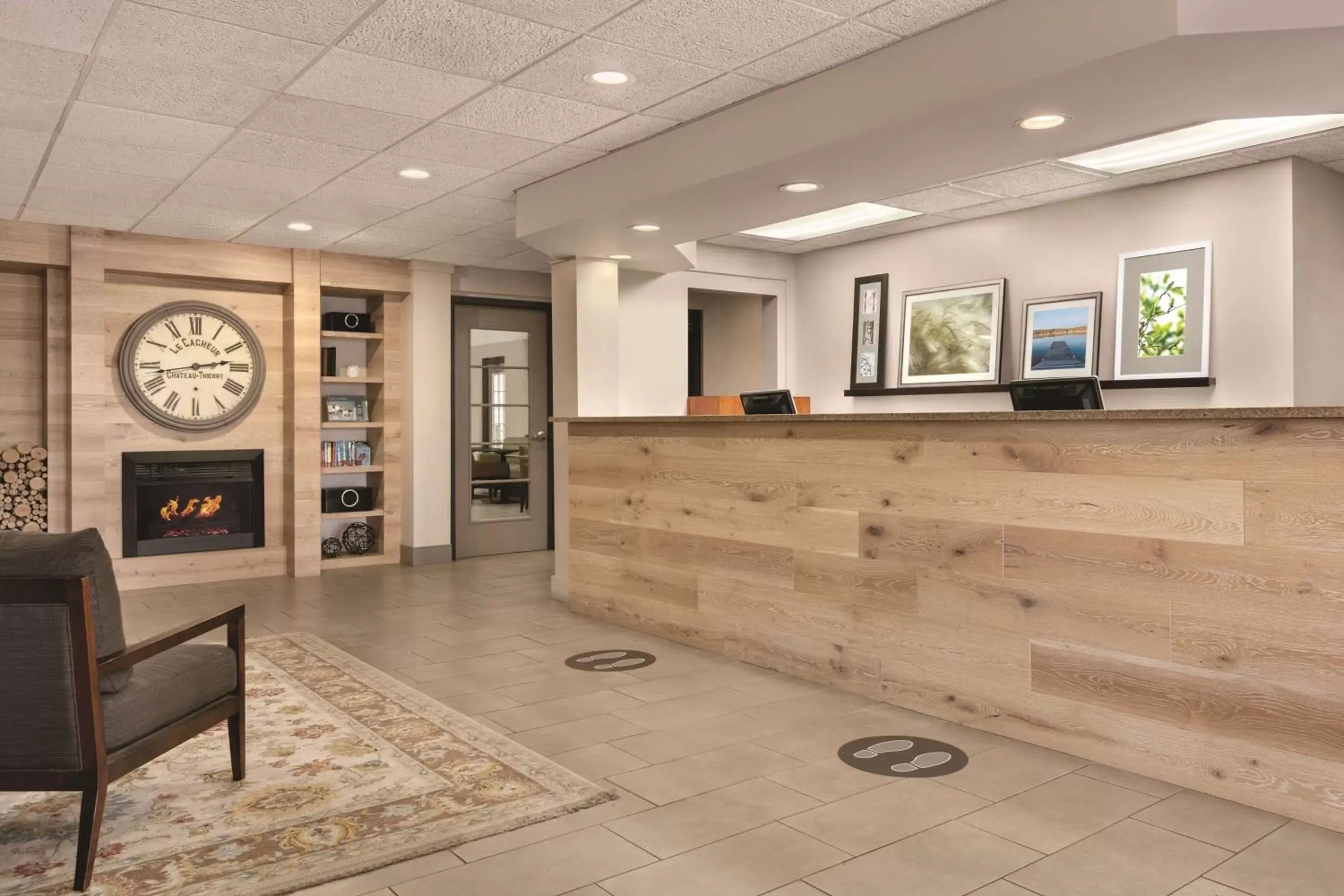 Lobby or reception, Lobby/Reception in Country Inn & Suites by Radisson, Port Clinton, OH