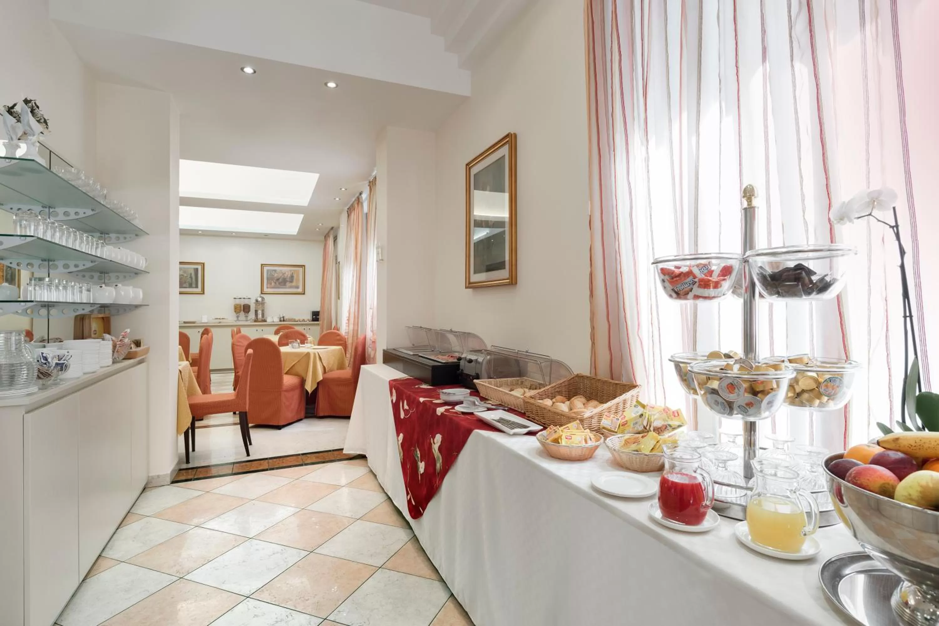 Breakfast in Hotel Garibaldi