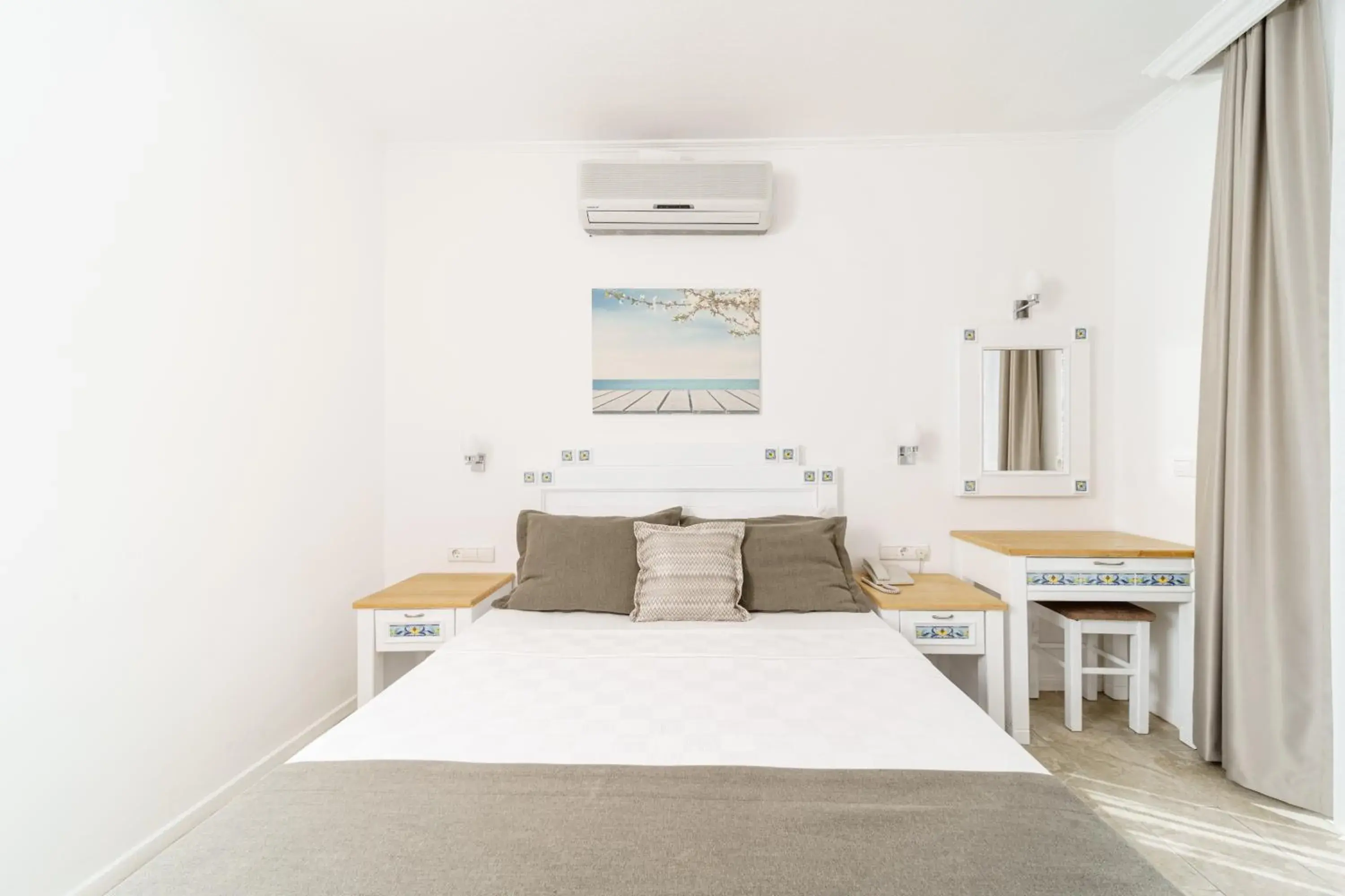 Bedroom, Bed in Costa Sariyaz Hotel Bodrum