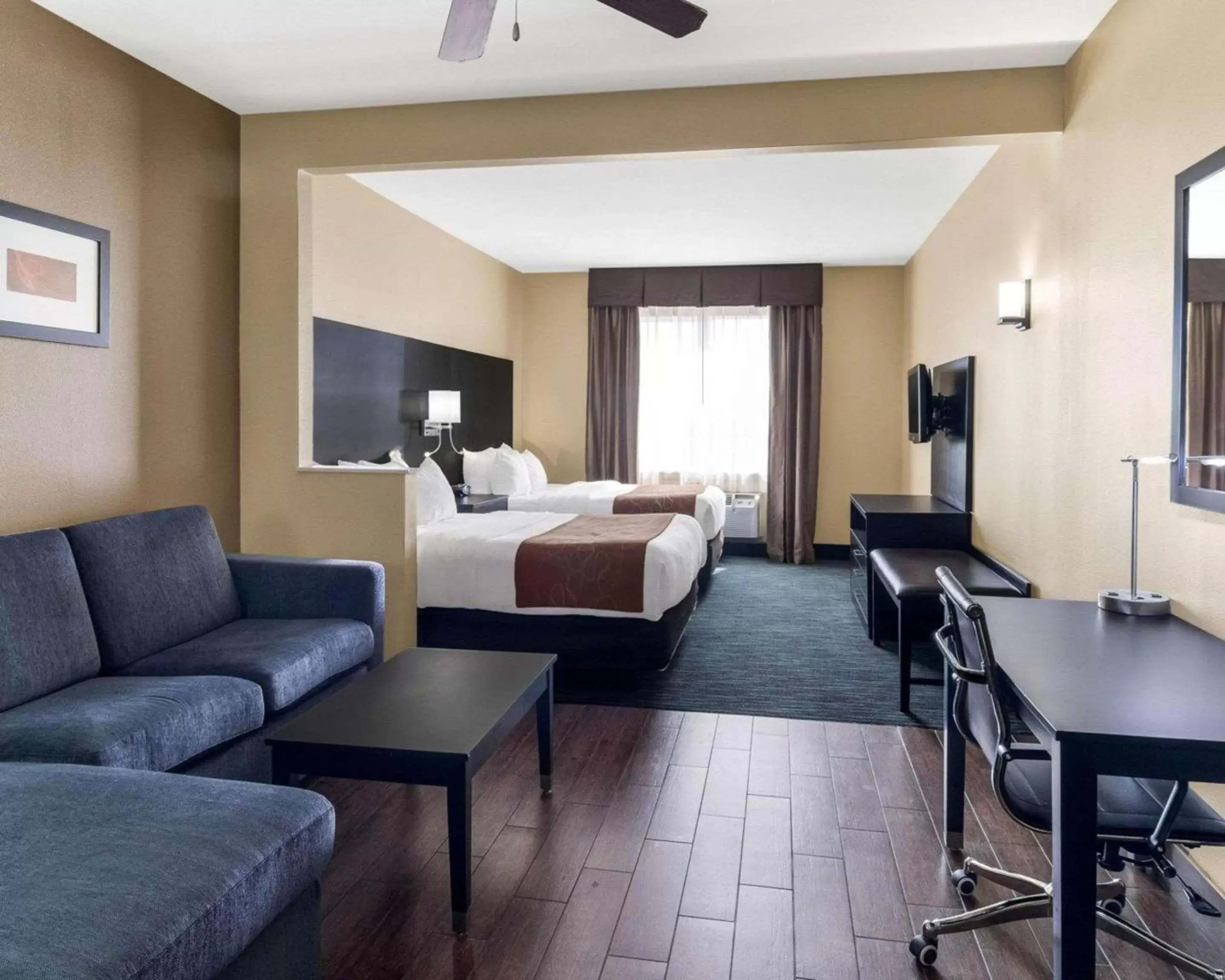 Photo of the whole room in Comfort Suites Odessa