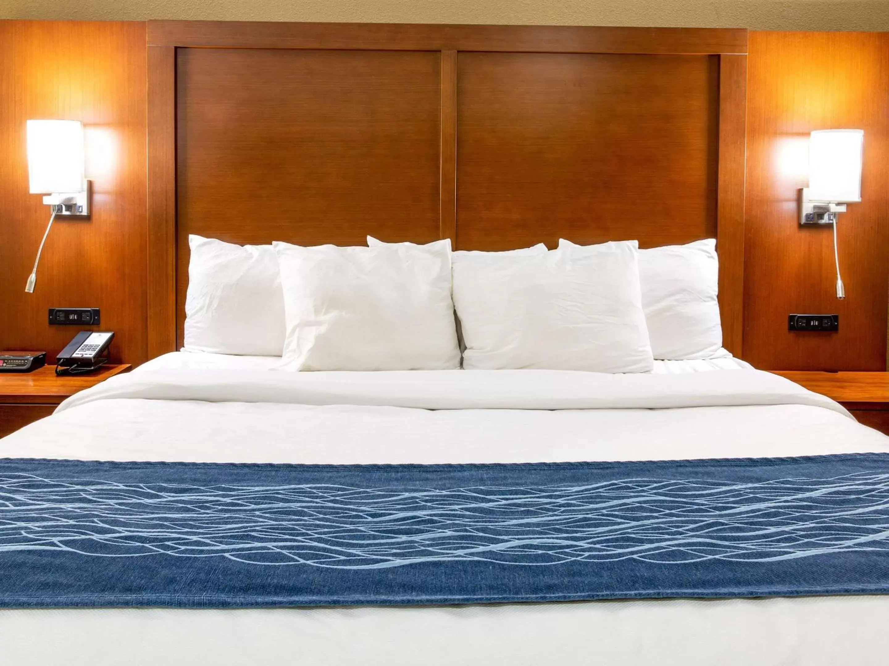 Bed in Comfort Inn Piketon
