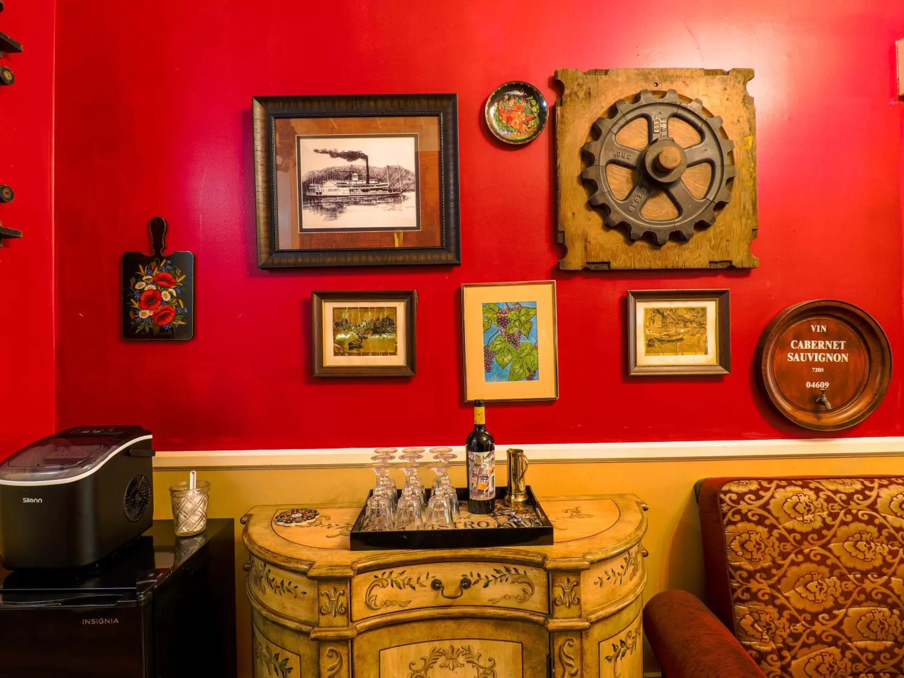 Dining area in The Steamboat Inn