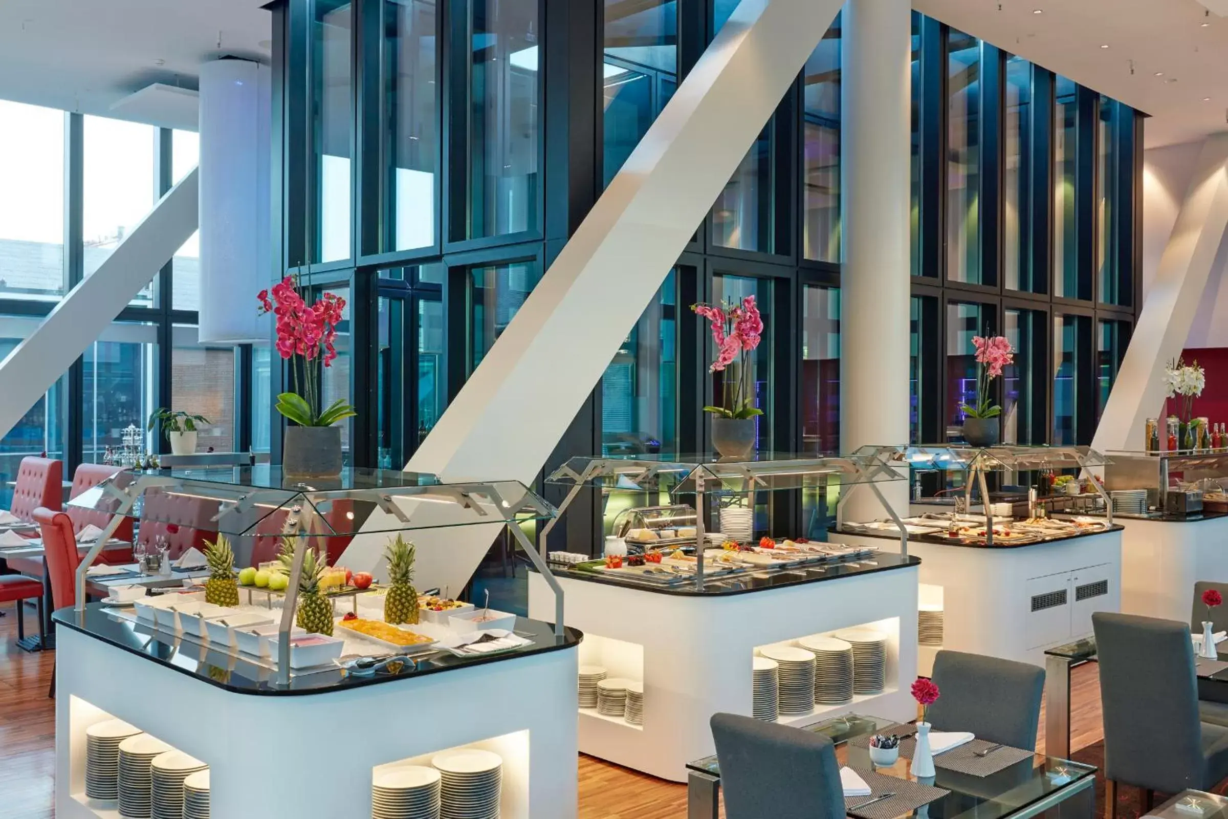 Food and drinks, Restaurant/Places to Eat in Hyperion Hotel Basel