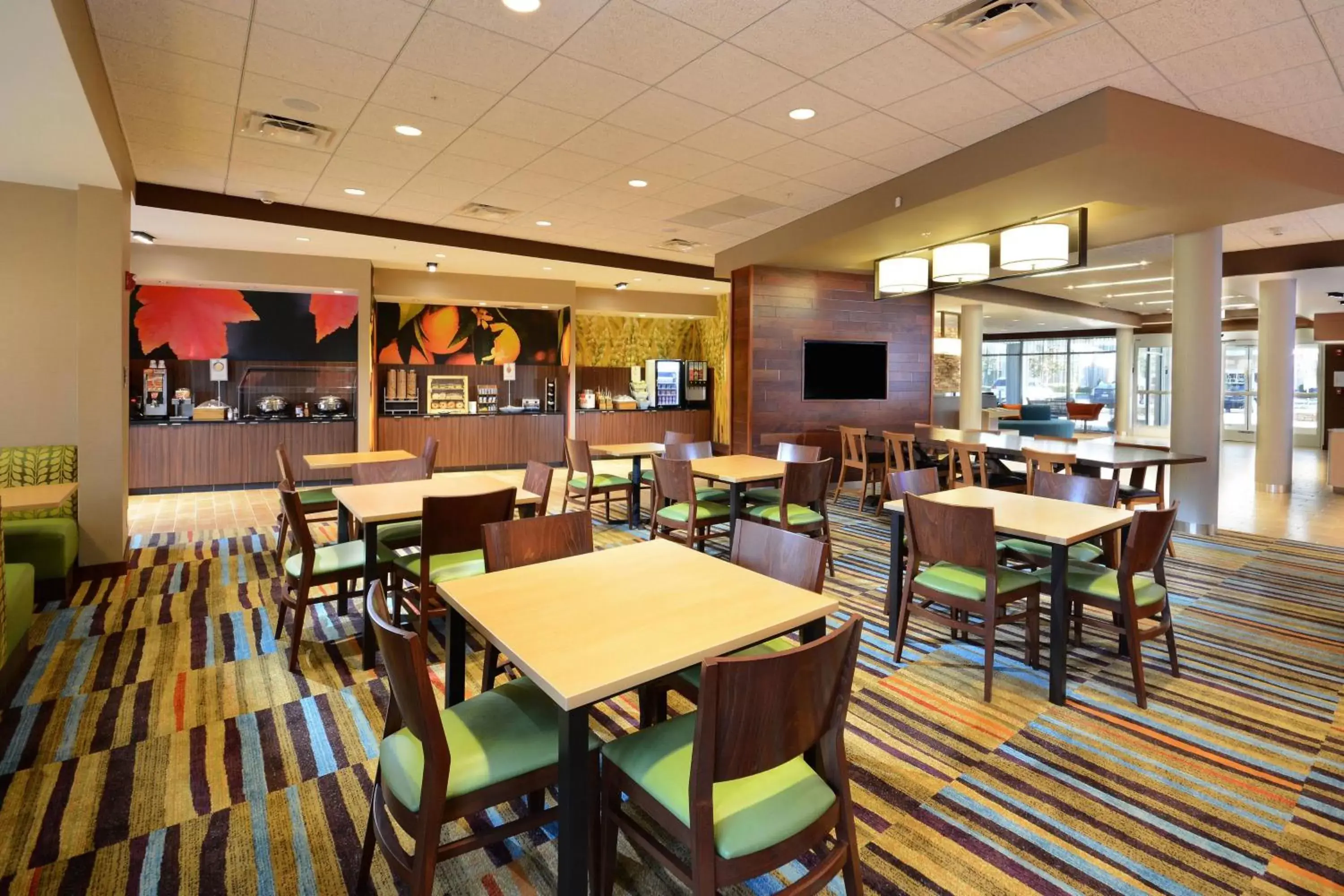 Breakfast, Restaurant/Places to Eat in Fairfield Inn & Suites by Marriott Raleigh Capital Blvd./I-540