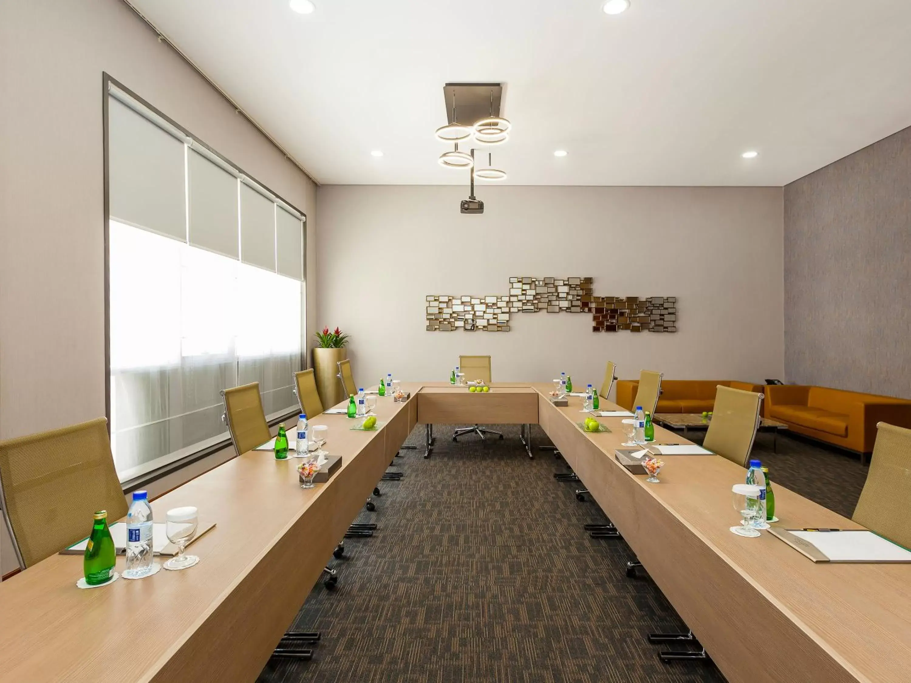 Business facilities in Flora Al Barsha Hotel At The Mall