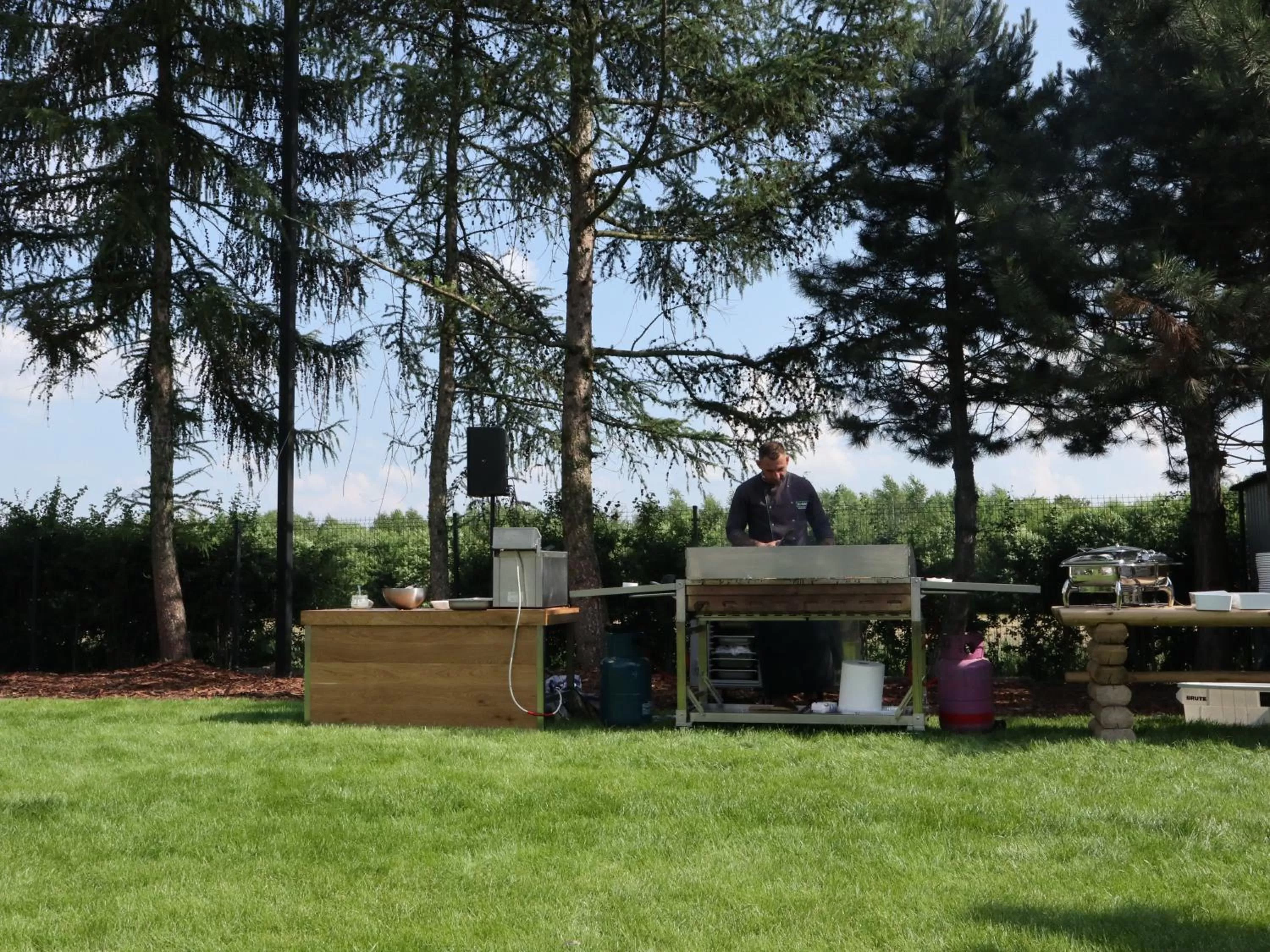 Communal lounge/ TV room in HOTEL CICHA WODA NIEPORĘT