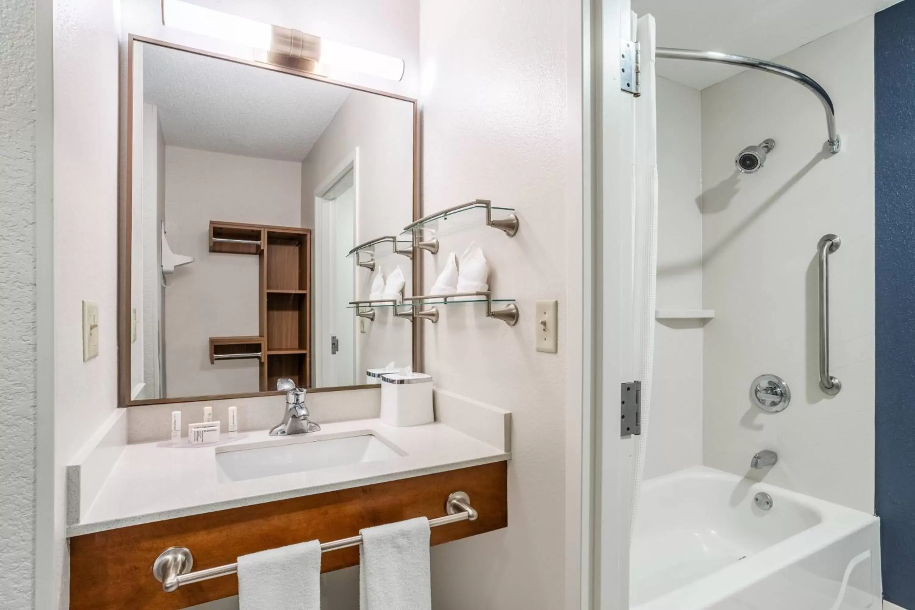 Bathroom in Fairfield Inn & Suites Indianapolis Northwest