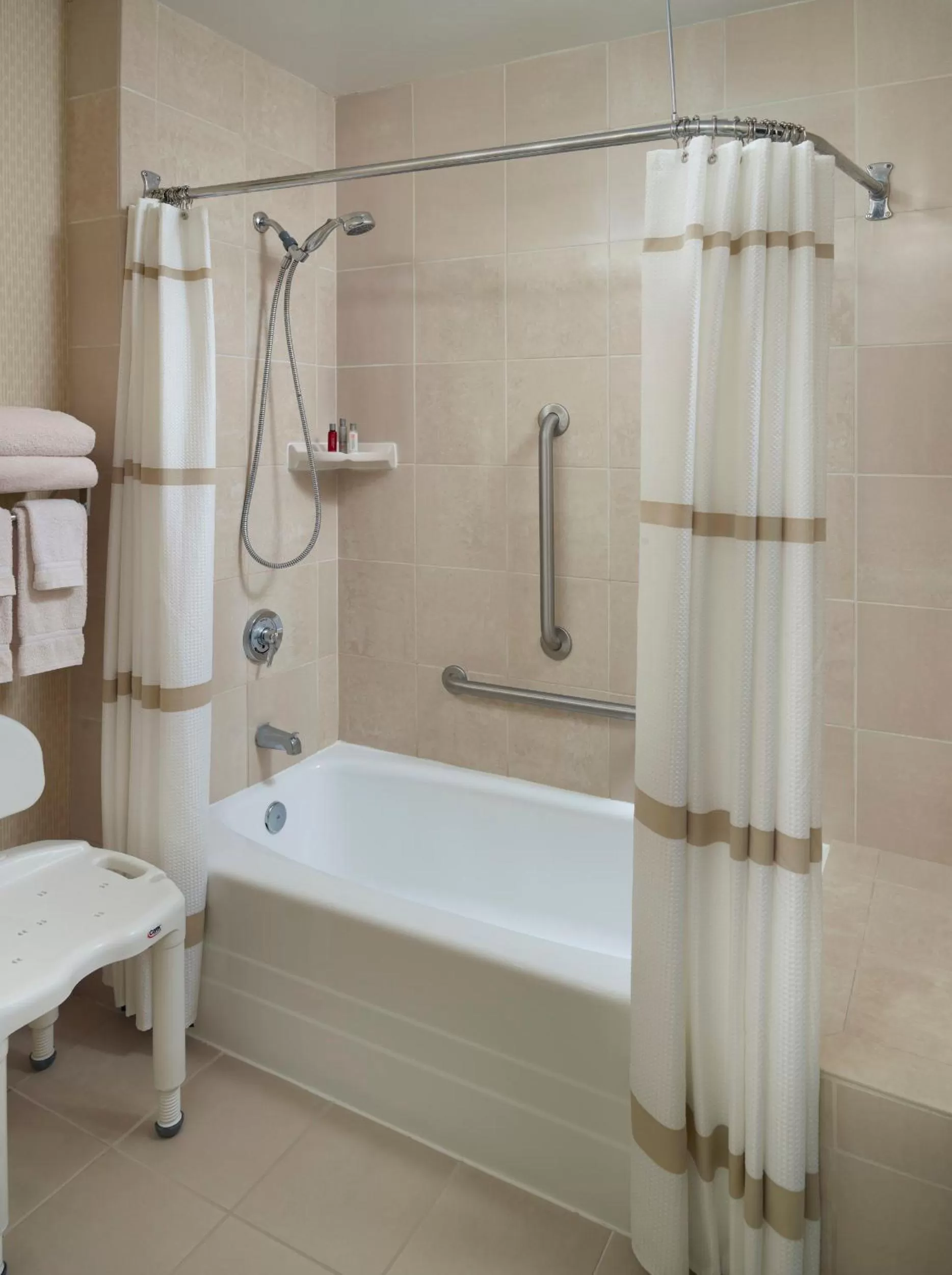 Bathroom in The Inn at Stone Mountain Park
