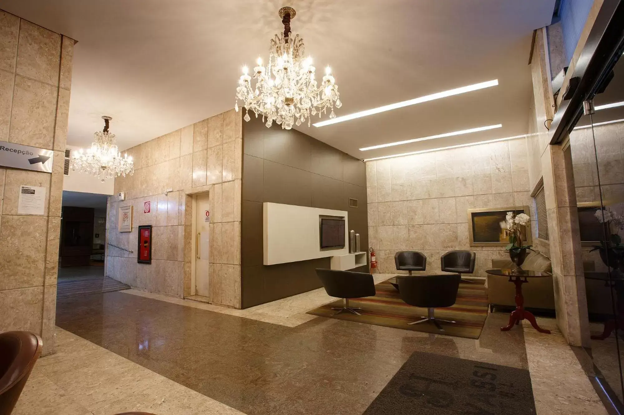 Lobby/Reception in Savassi Hotel