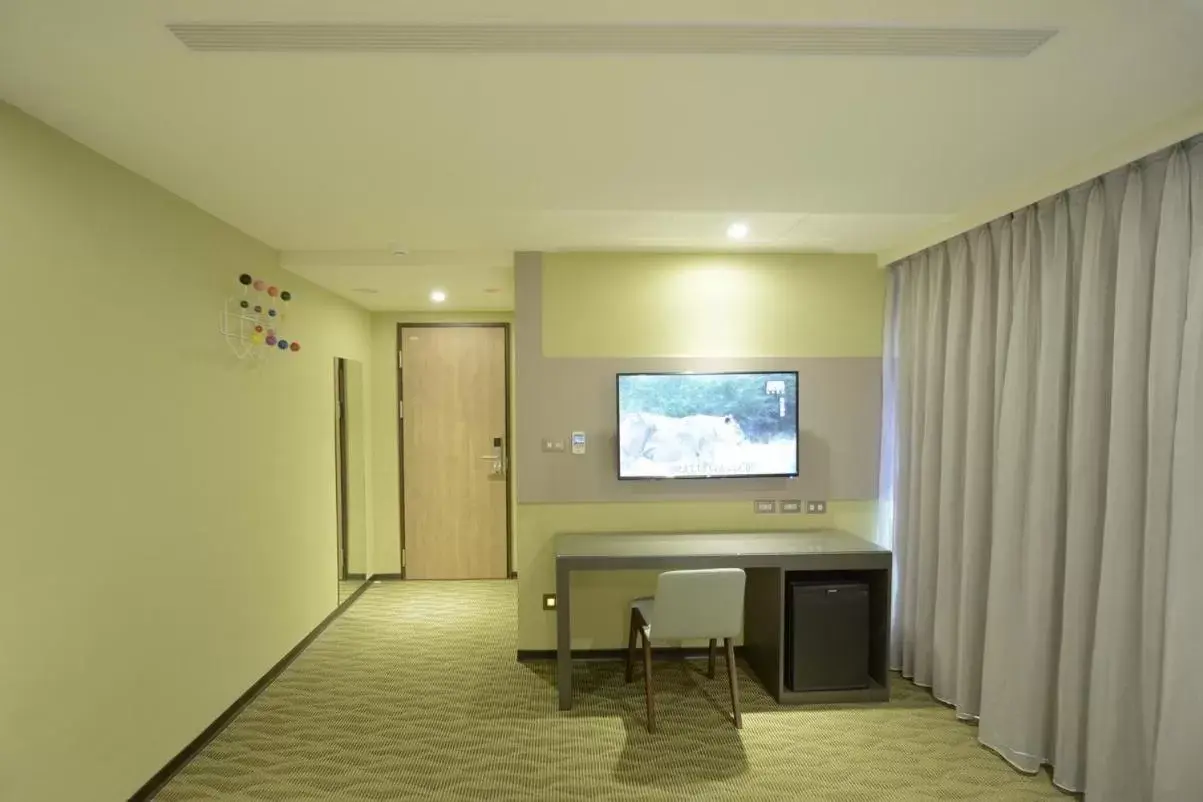 TV/Entertainment Center in Ximen Hotel B
