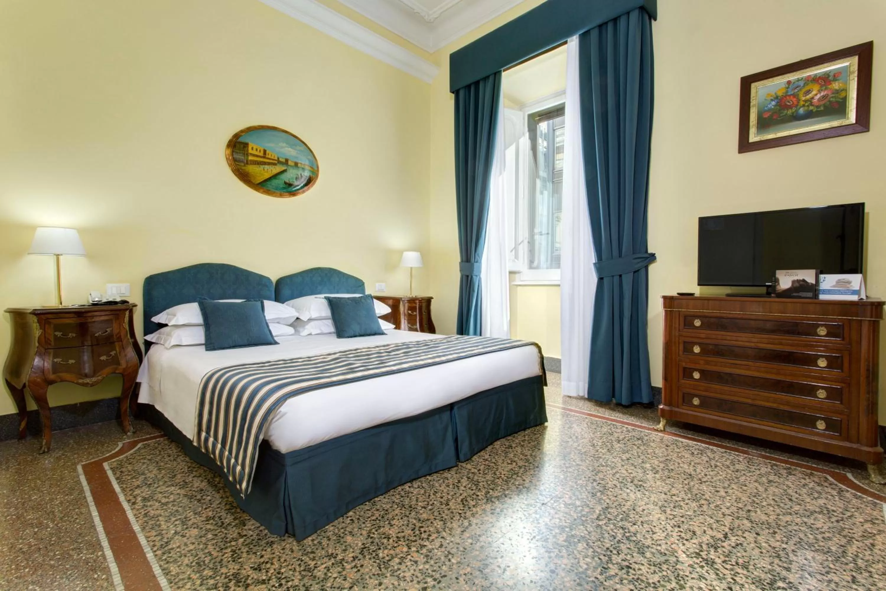 Bed in Golden Tulip Rome Piram