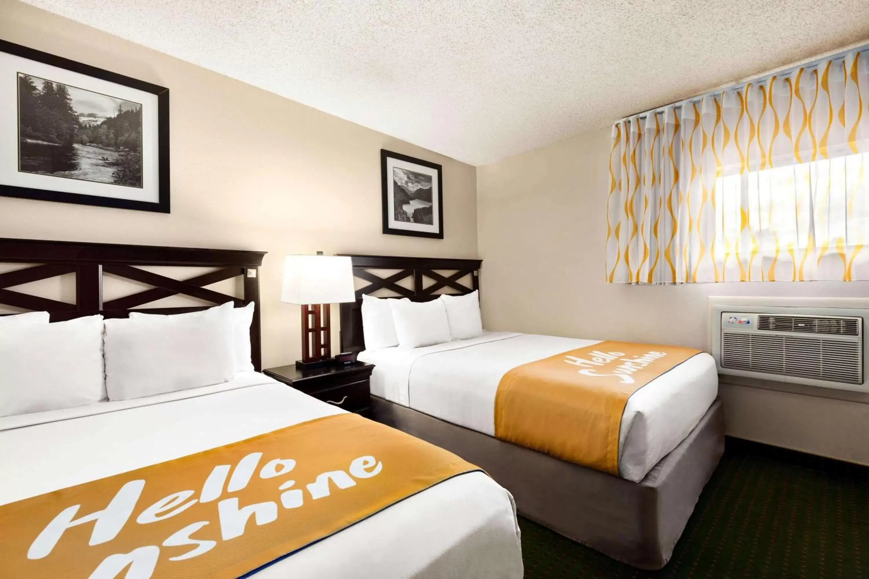 Photo of the whole room, Bed in Days Inn by Wyndham Cortez