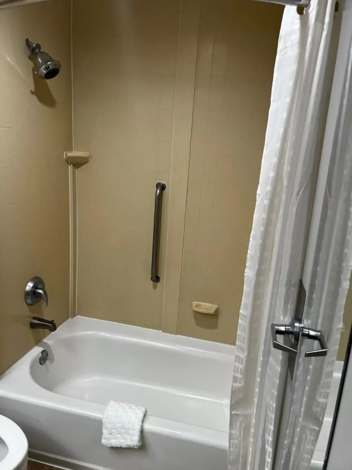 Shower, Bathroom in Best Western Monroe Inn