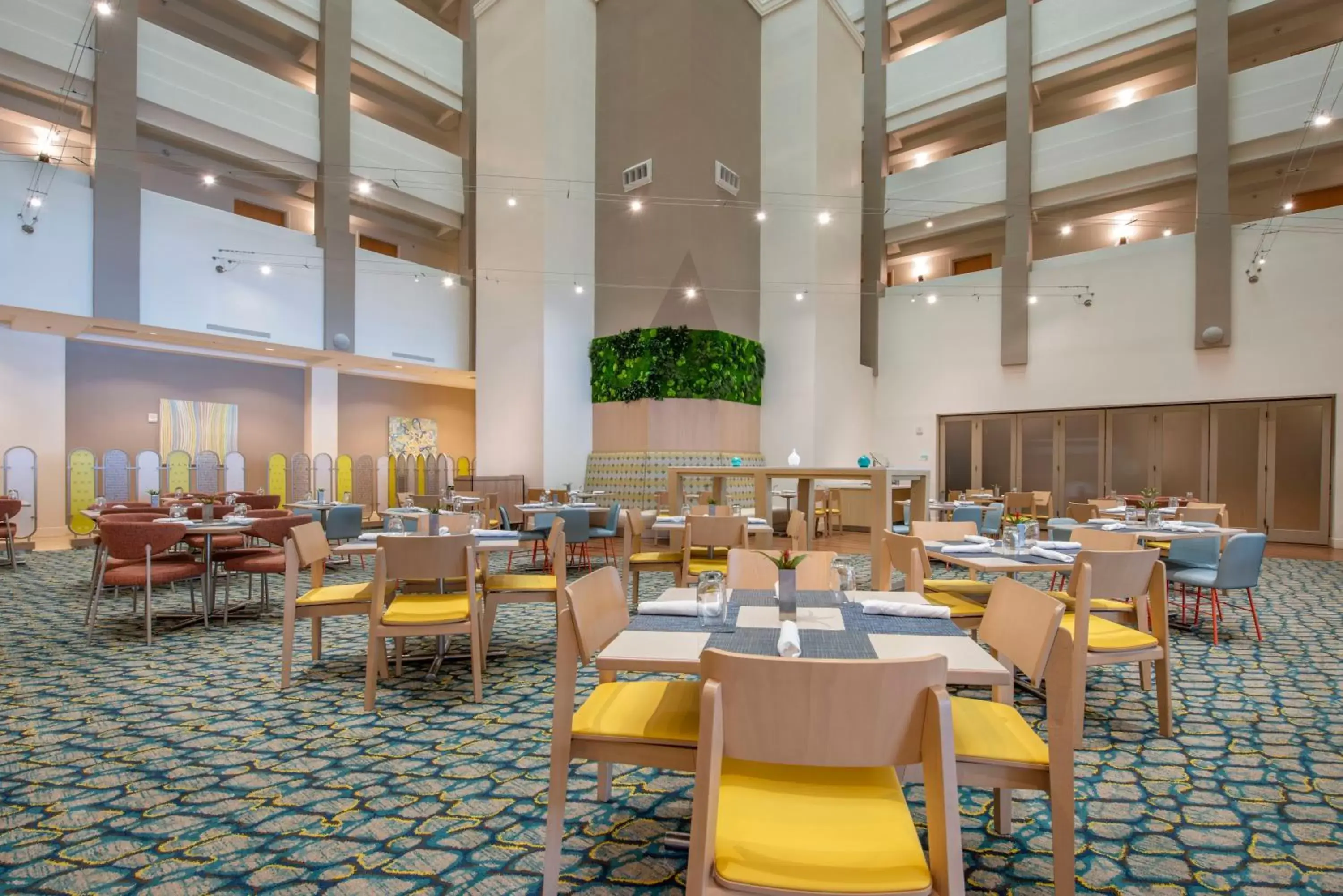 Restaurant/Places to Eat in Holiday Inn Orlando – Disney Springs™ Area, an IHG Hotel
