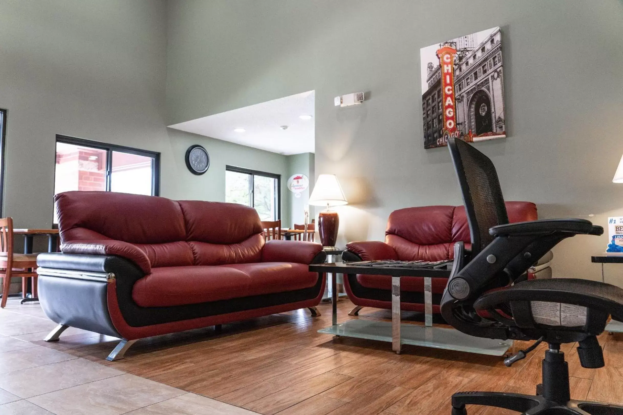 Lobby or reception, Seating Area in Super 8 by Wyndham Elgin