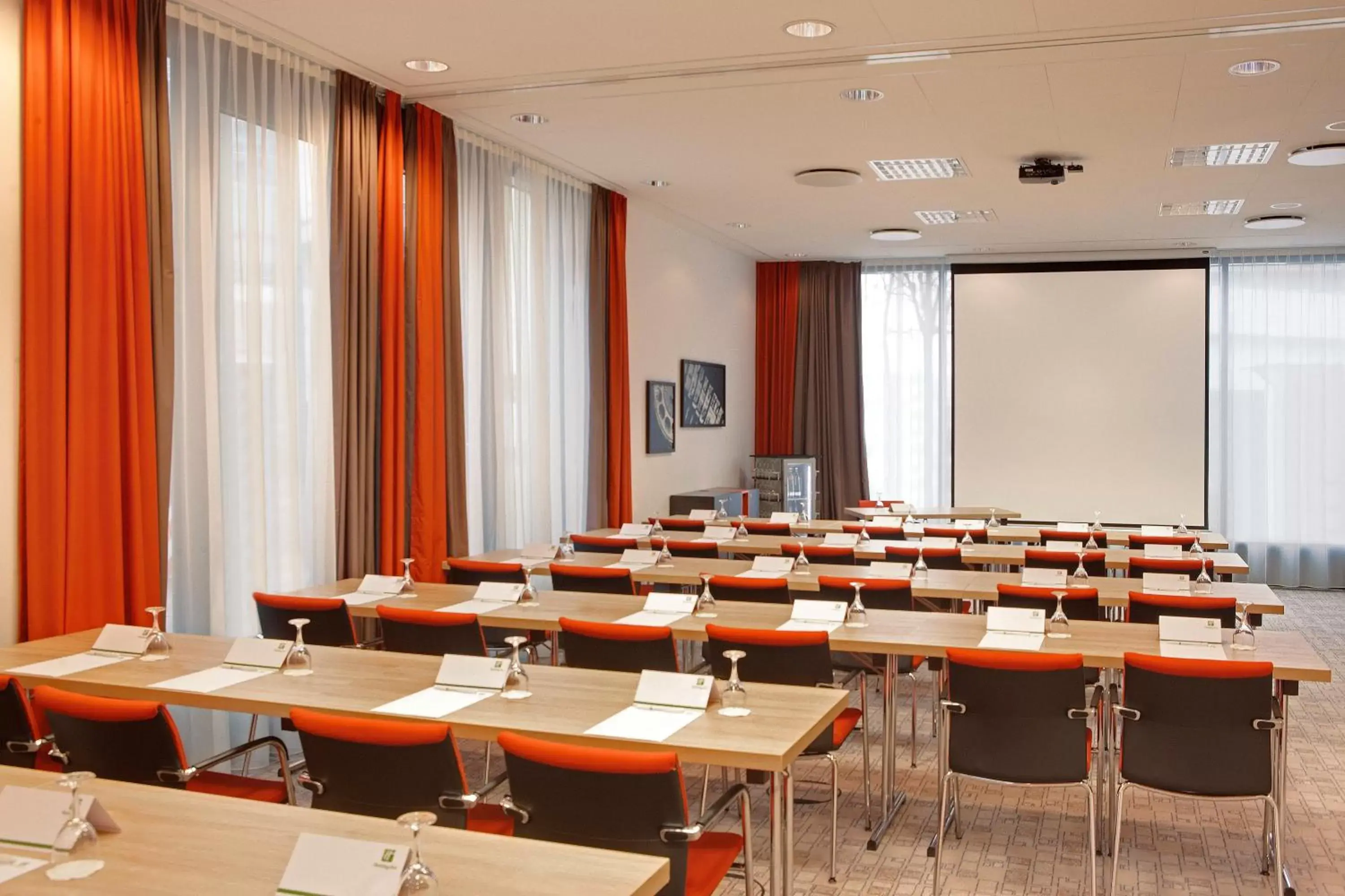 Meeting/conference room, Business Area/Conference Room in Holiday Inn Berlin City East Side, an IHG Hotel