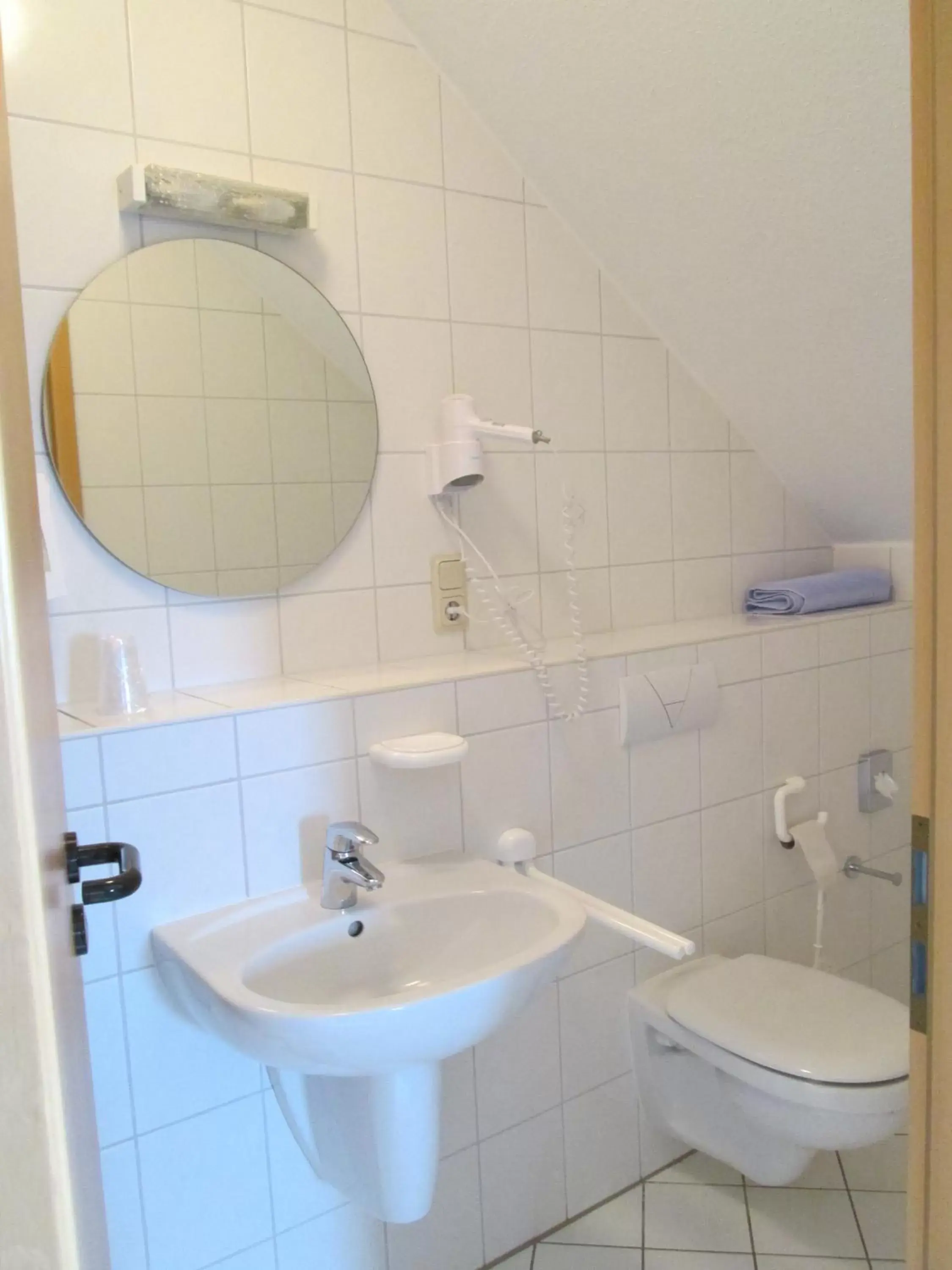 Bathroom in Landhotel Karrenberg