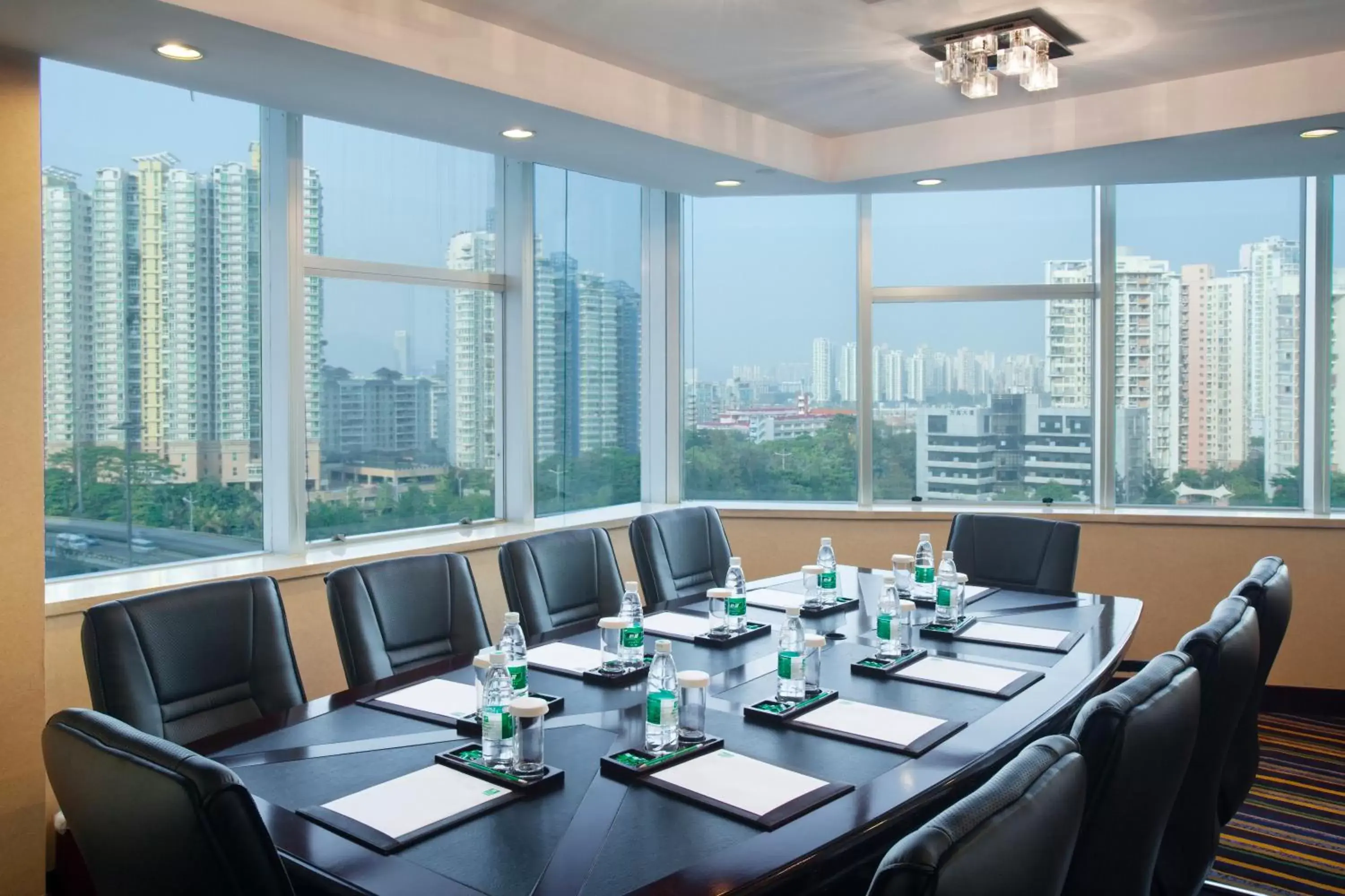 Meeting/conference room, Restaurant/Places to Eat in Holiday Inn Shenzhen Donghua, an IHG Hotel