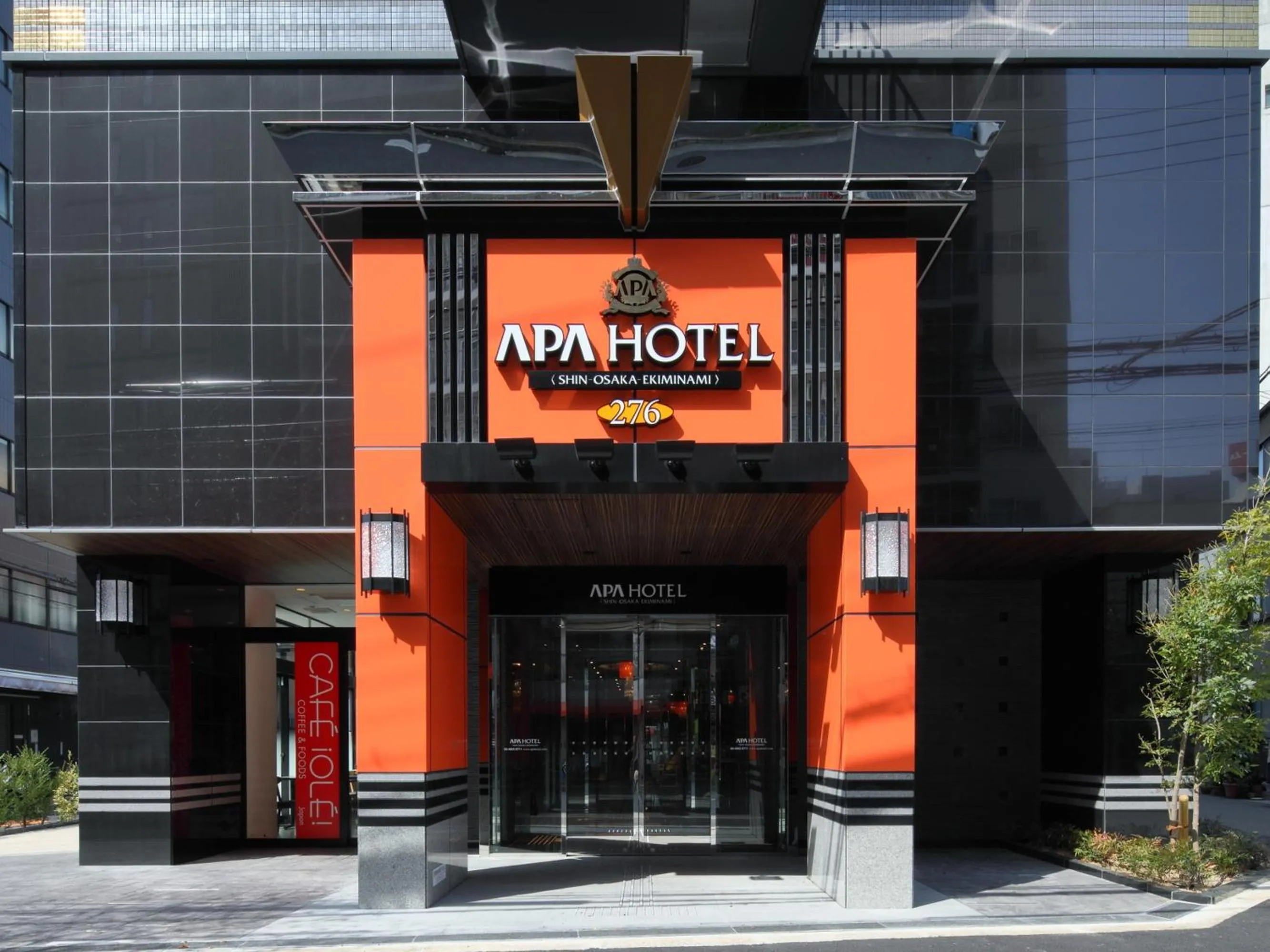 Facade/entrance in APA Hotel Shin Osaka Ekiminami