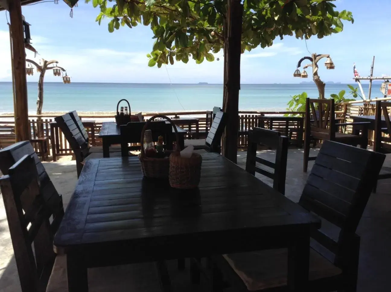 Restaurant/Places to Eat in Lanta Cottage