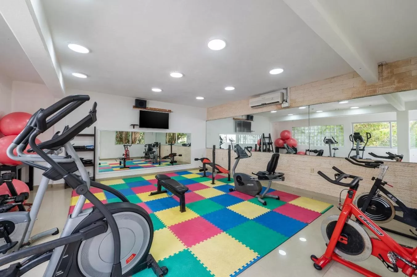 Fitness centre/facilities in Hotel Dos Playas Faranda Cancún