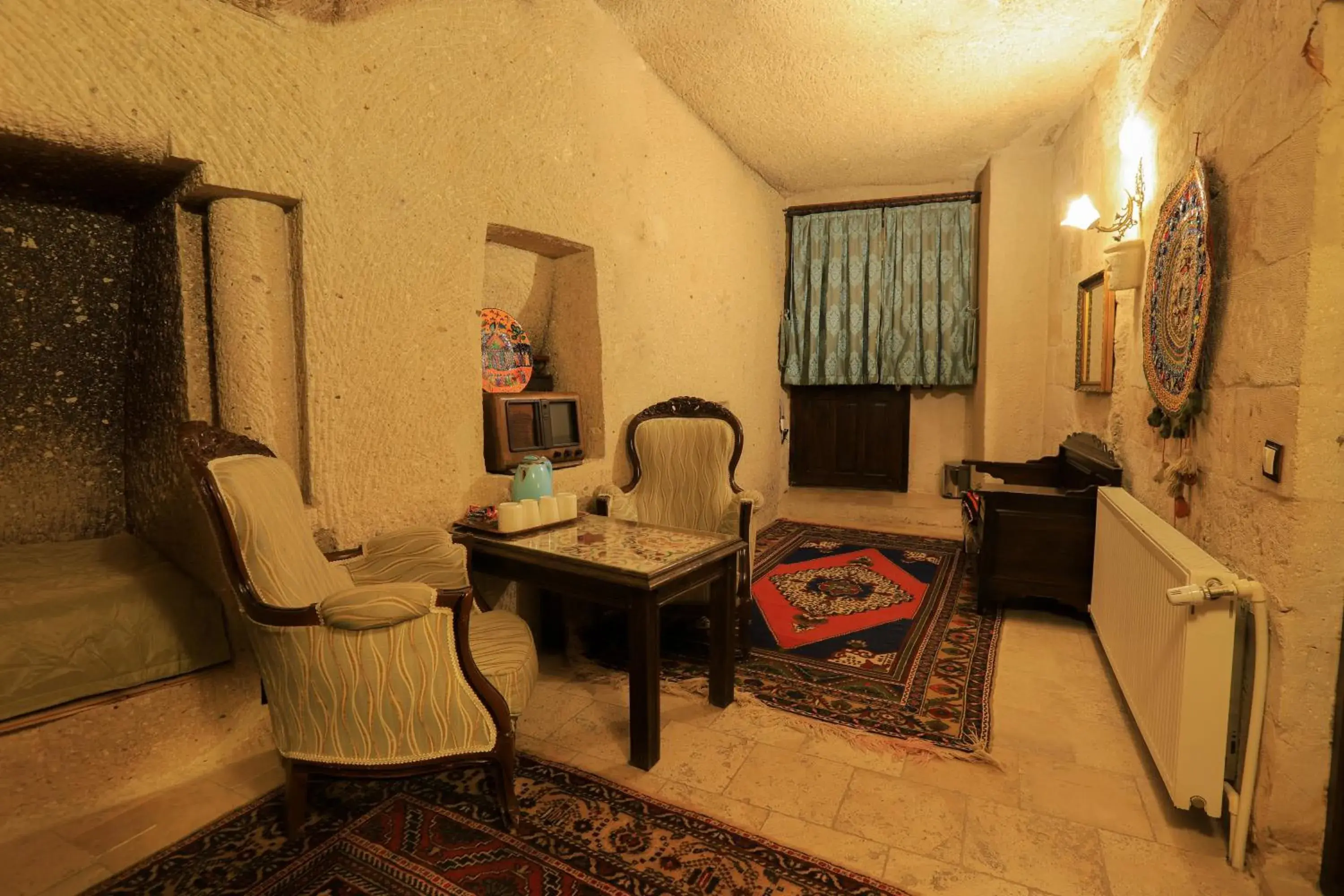 Massage, Seating Area in Antique Terrace Cave Suites