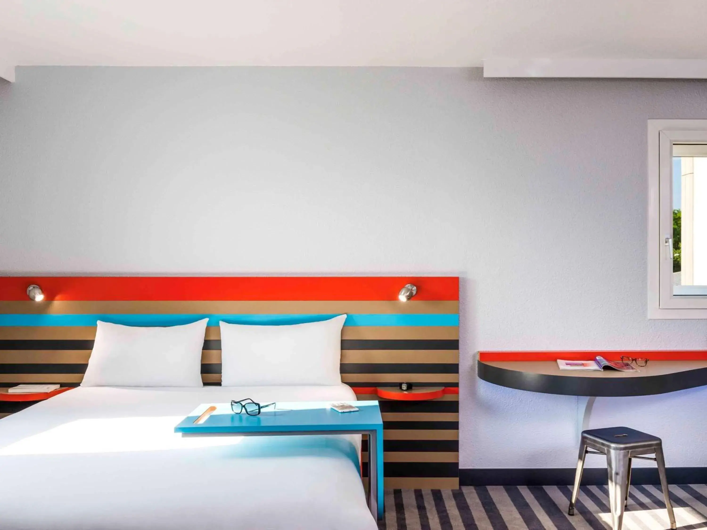 Photo of the whole room, Bed in ibis Styles Antony Paris Sud
