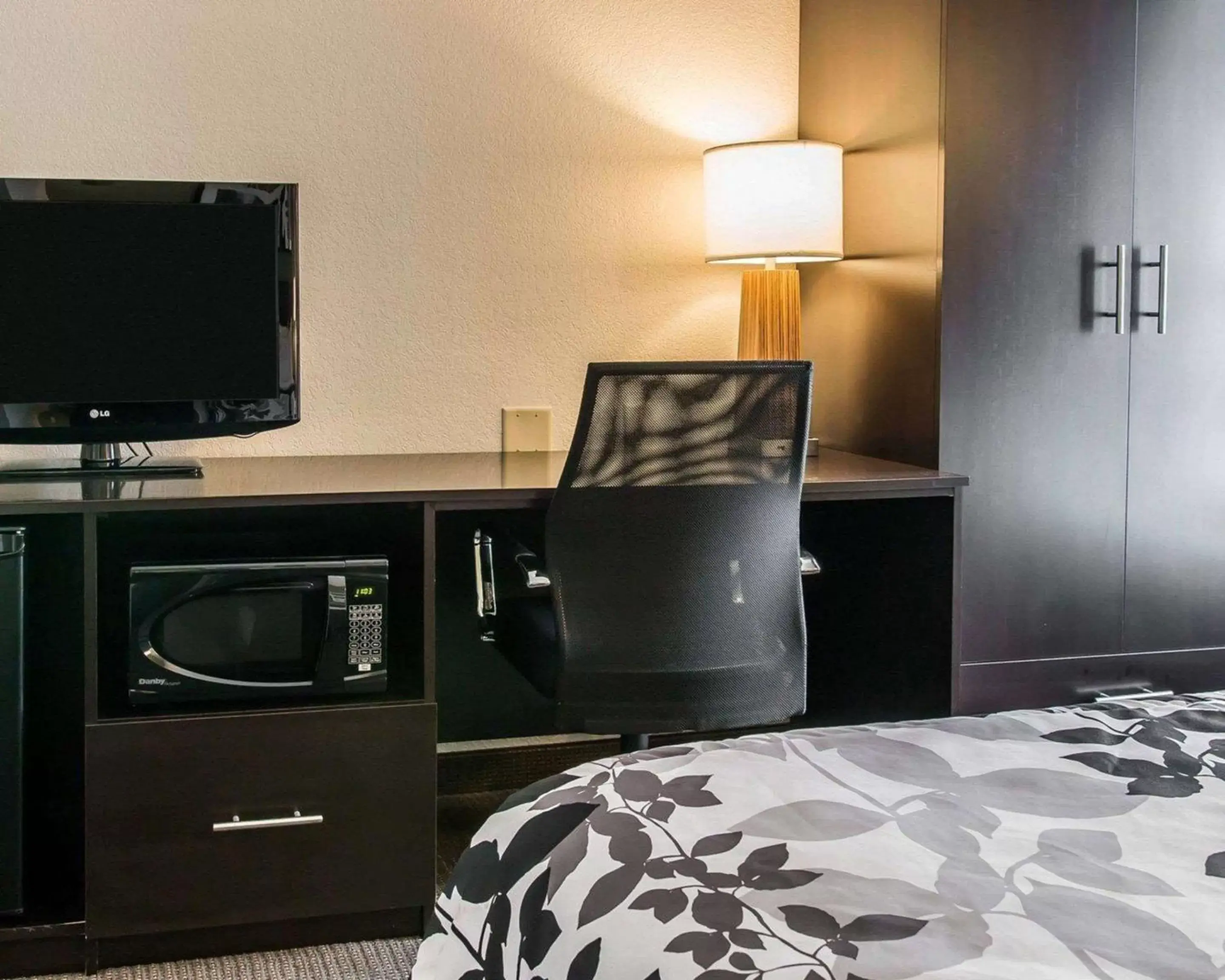 Photo of the whole room, Bed in Sleep Inn Photo of the whole room, Bed in Sleep Inn