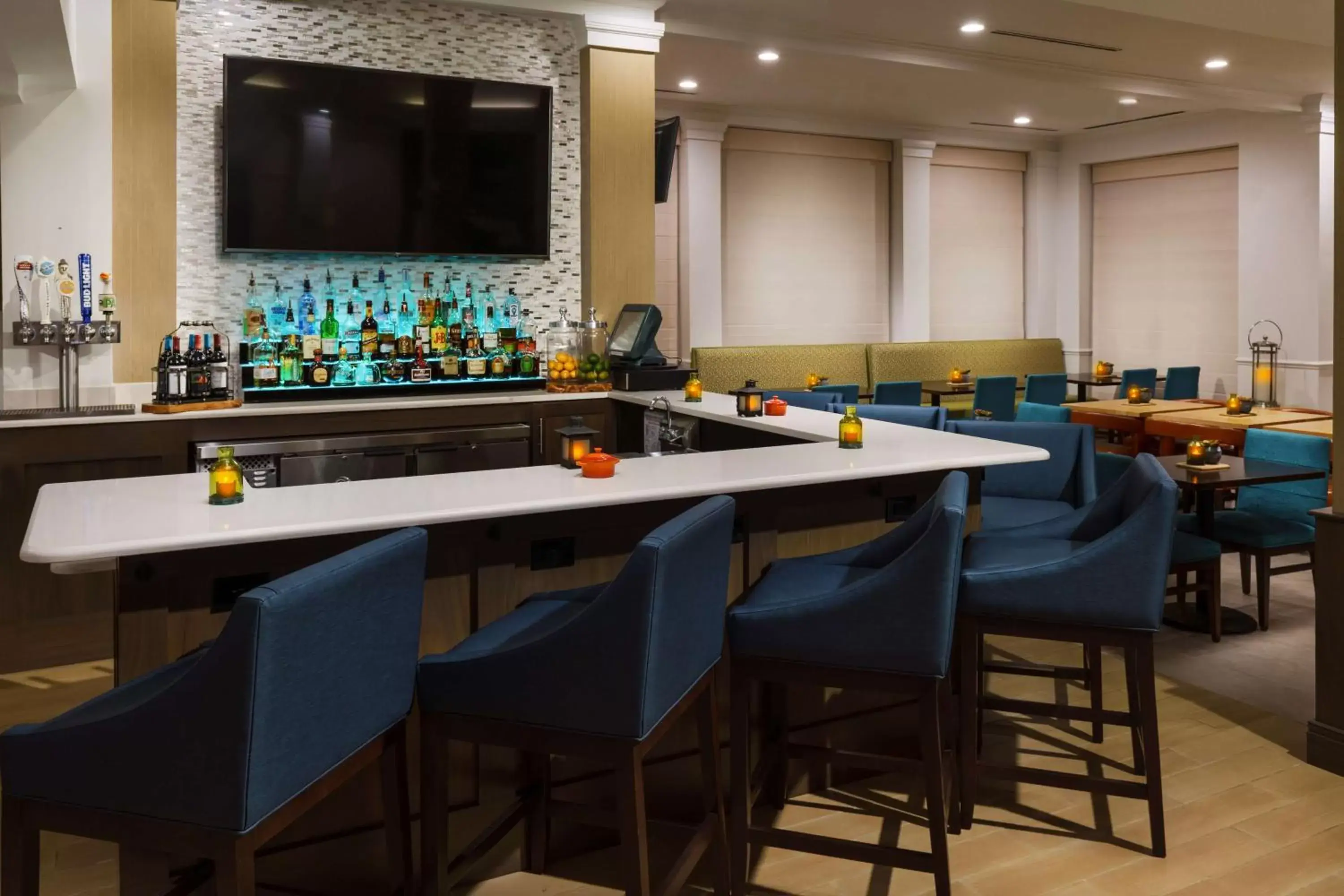 Lounge or bar in Hilton Garden Inn Lake Mary