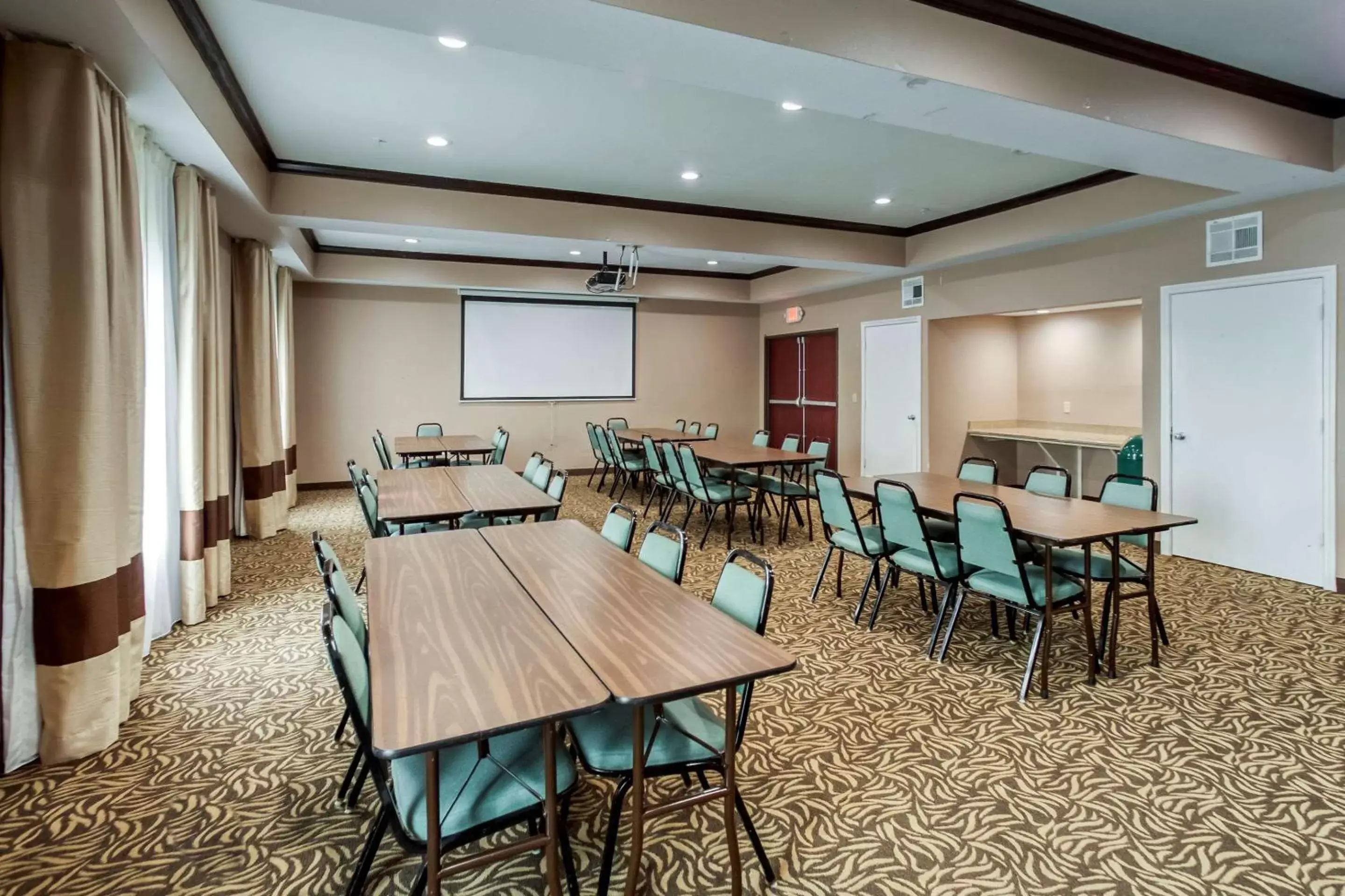 Meeting/conference room in Comfort Inn & Suites FM1960-Champions