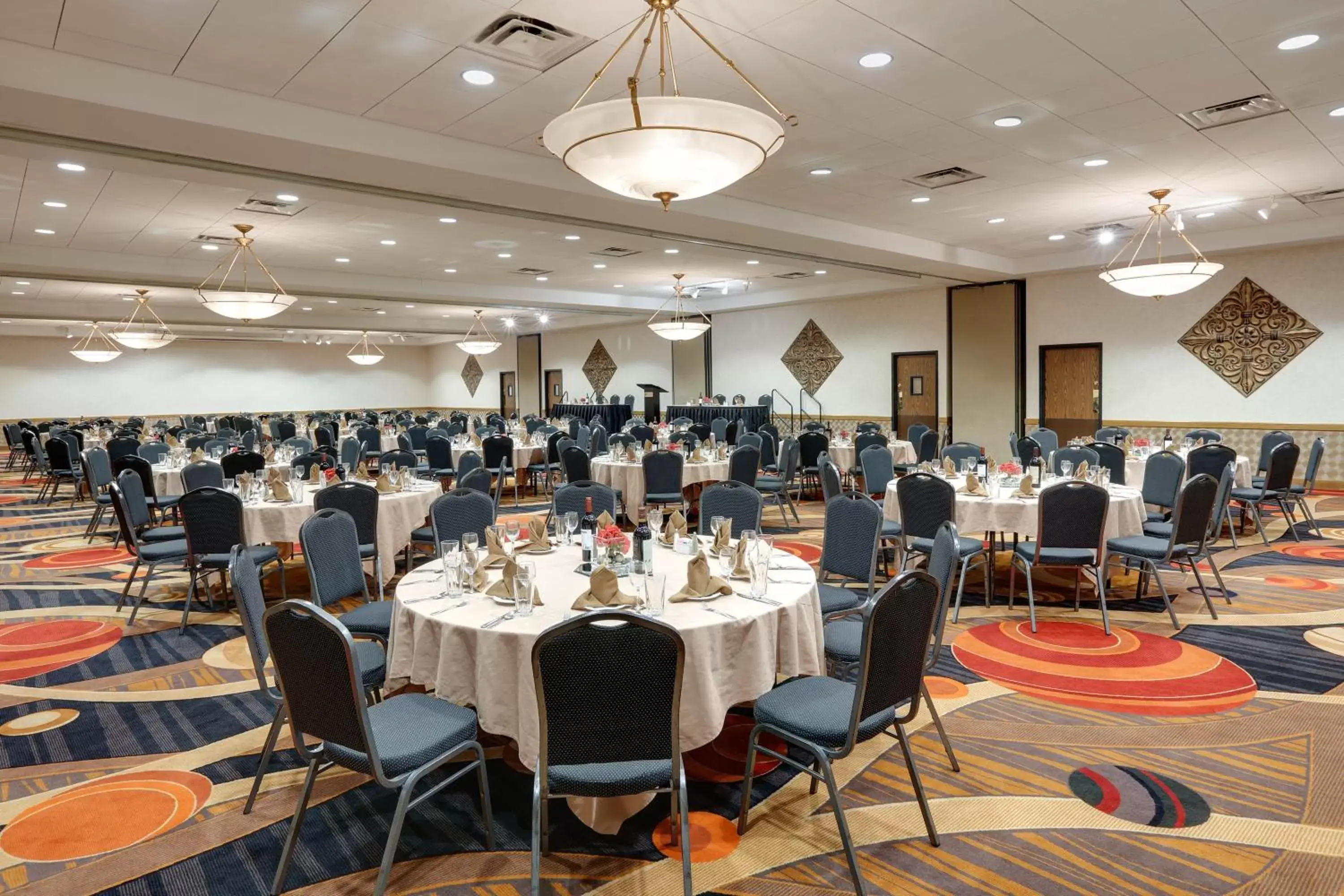 Meeting/conference room, Restaurant/Places to Eat in Wyndham Riverfront Hotel