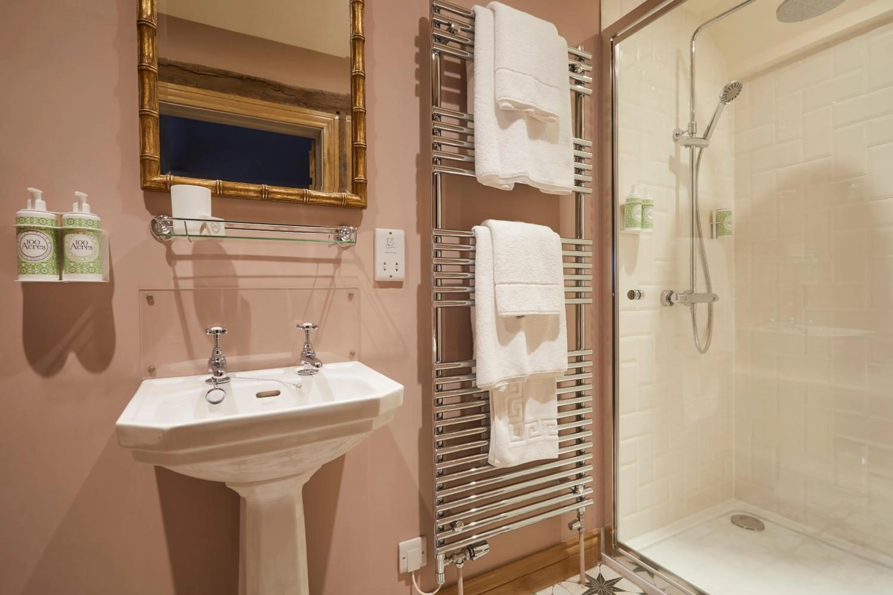 Shower in Crown and Anchor