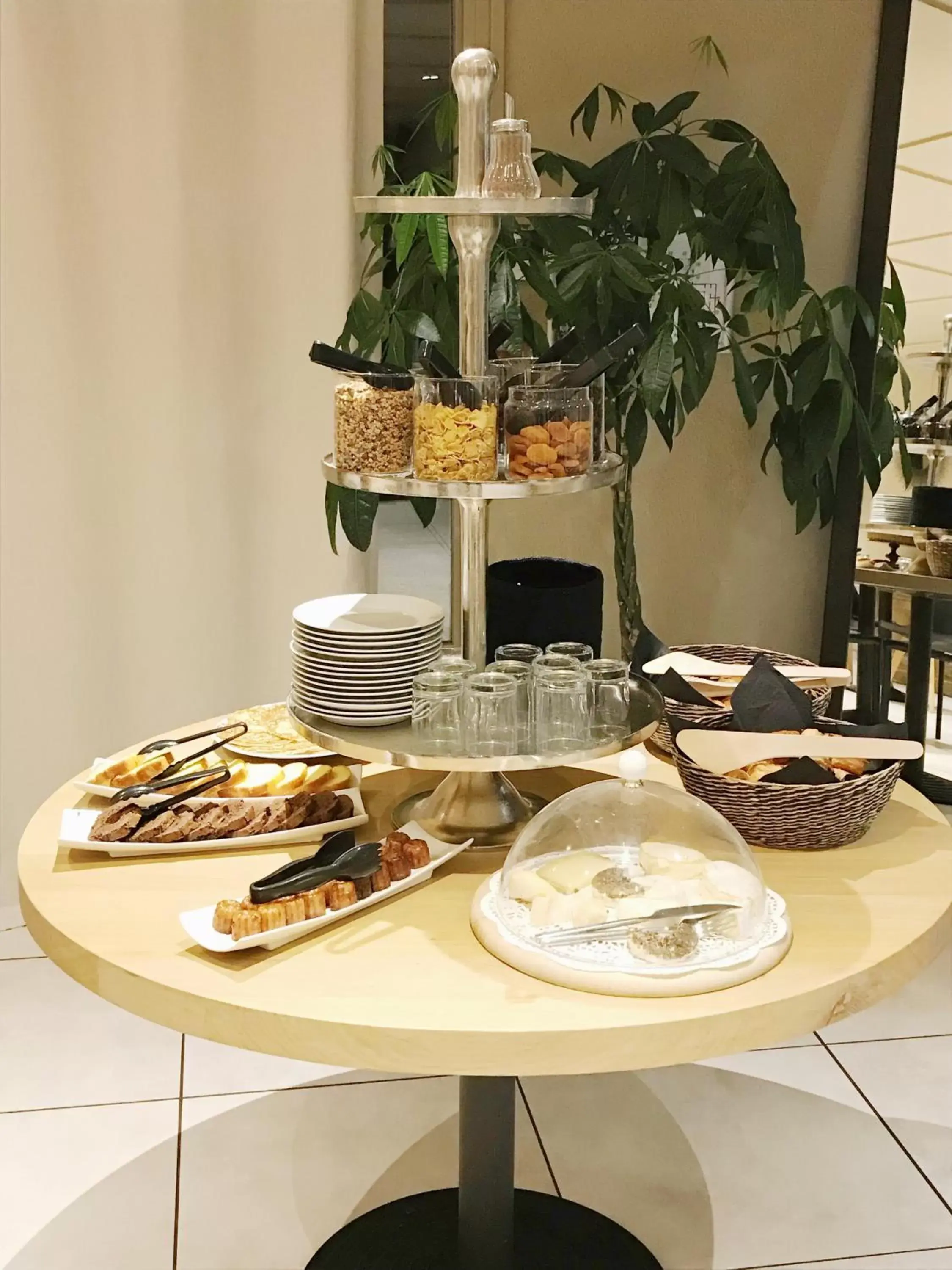 Buffet breakfast, Food in Kyriad Digne-Les-Bains
