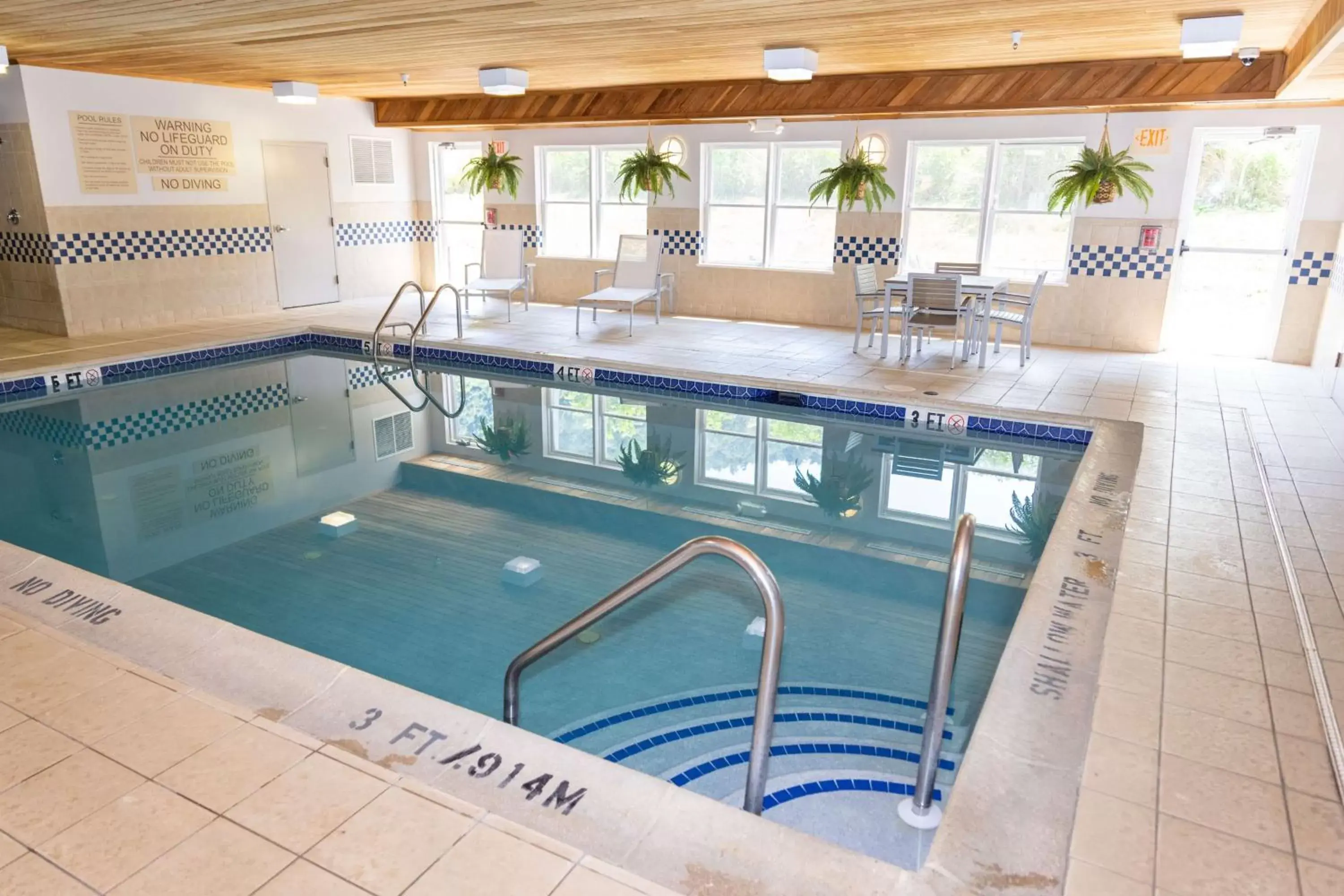 Activities, Swimming Pool in Country Inn & Suites by Radisson, Lehighton (Jim Thorpe), PA