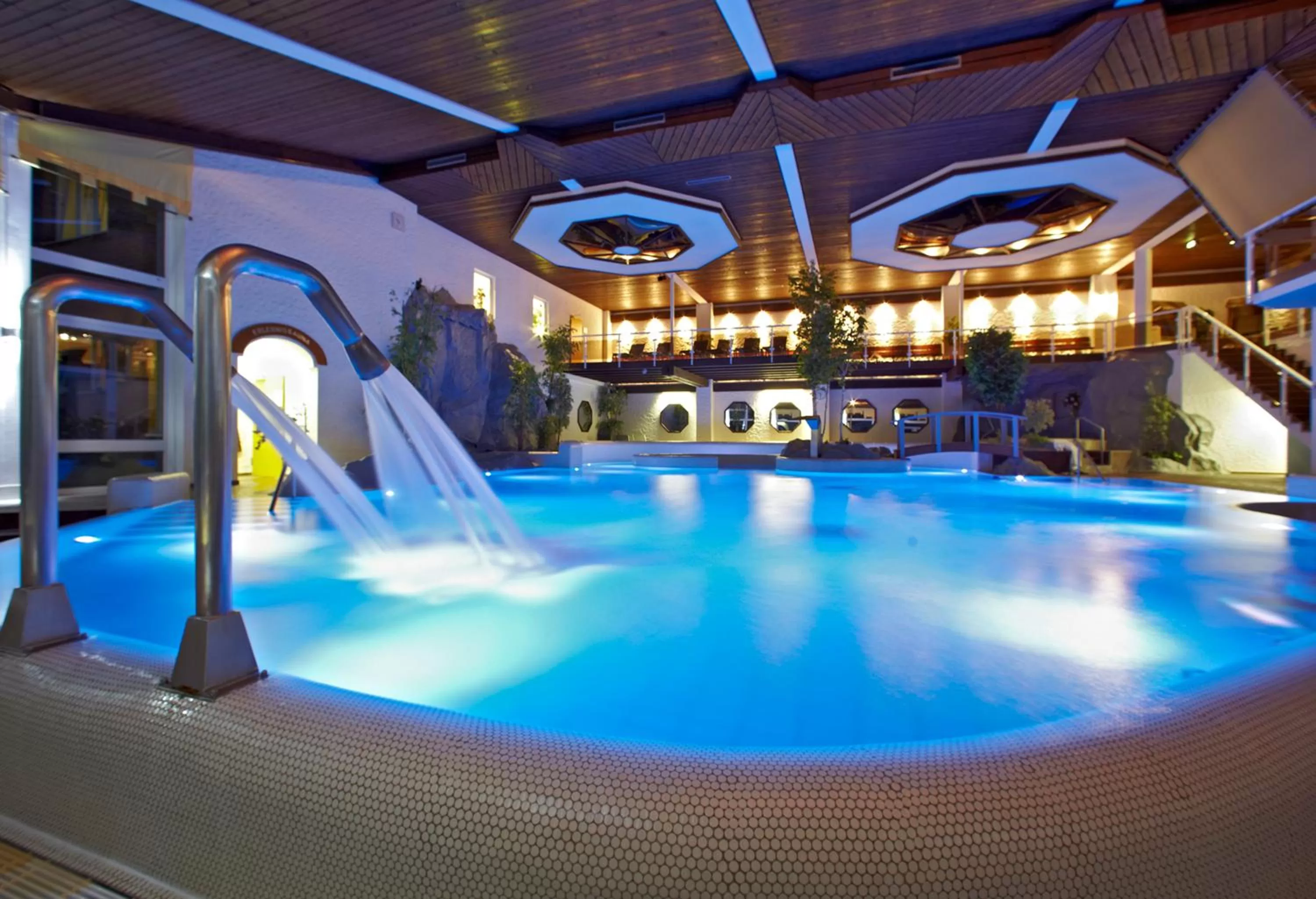 Swimming pool in Göbels Hotel Rodenberg