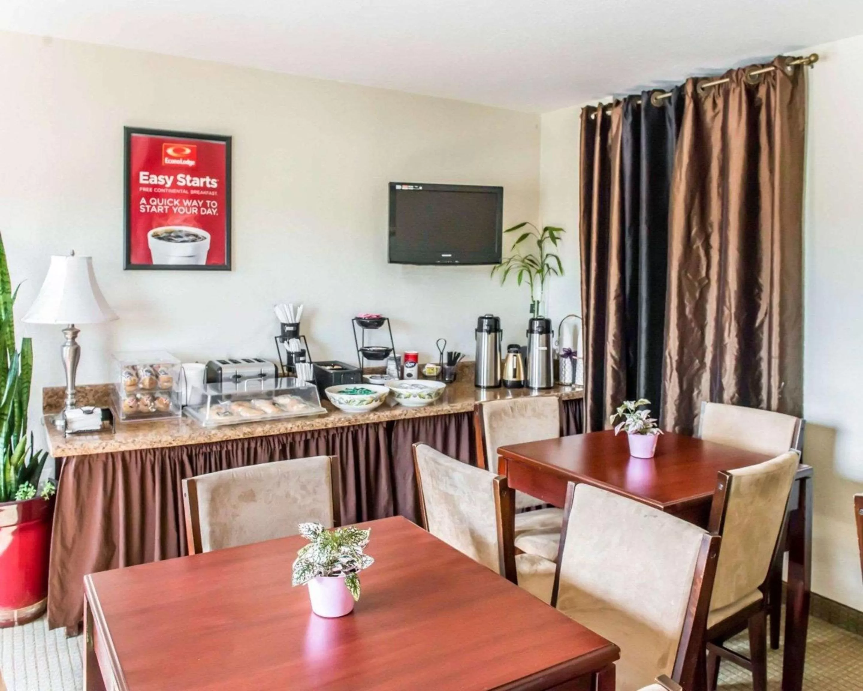Restaurant/places to eat in Econo Lodge Monticello