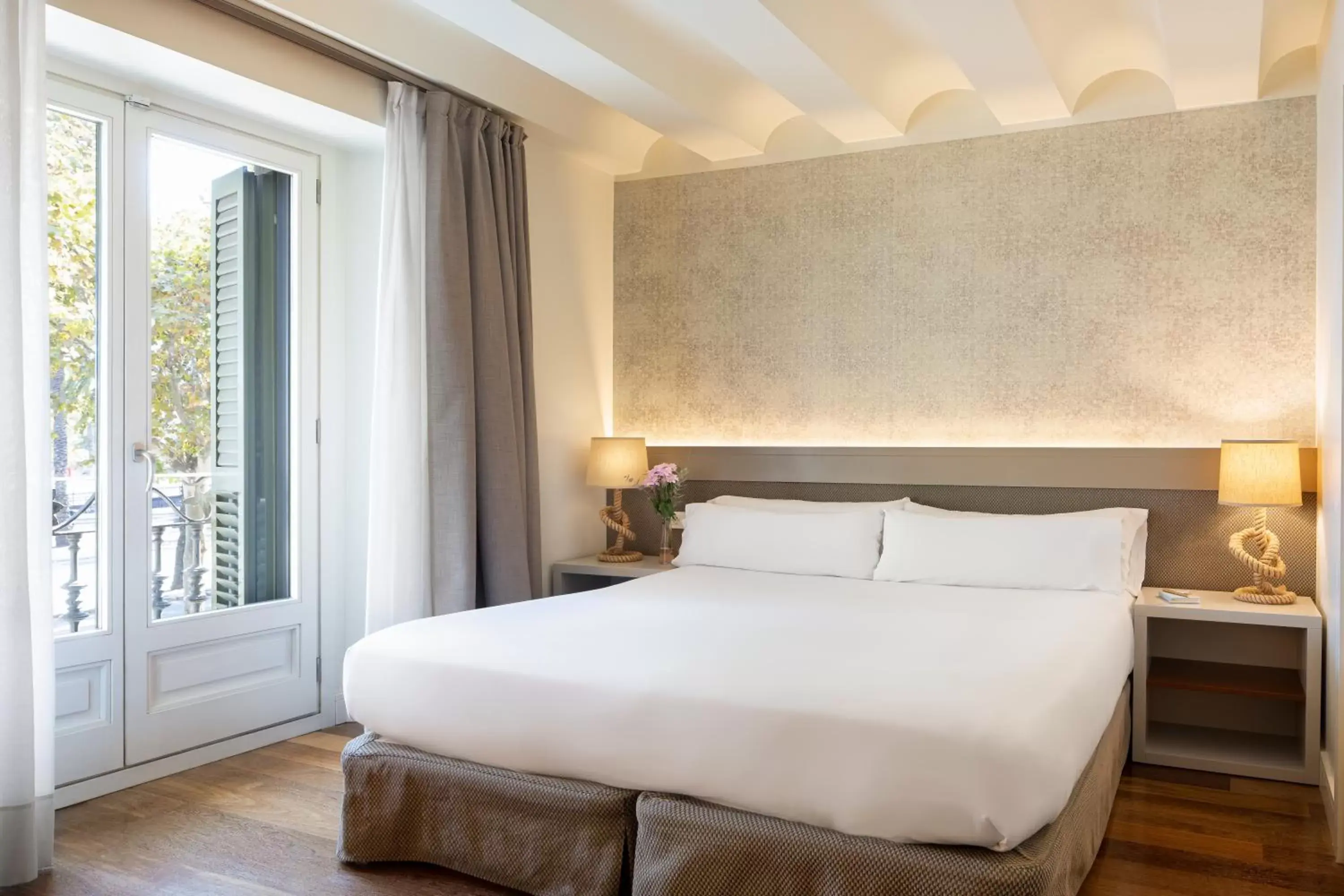 Bedroom, Bed in Duquesa Suites Barcelona
