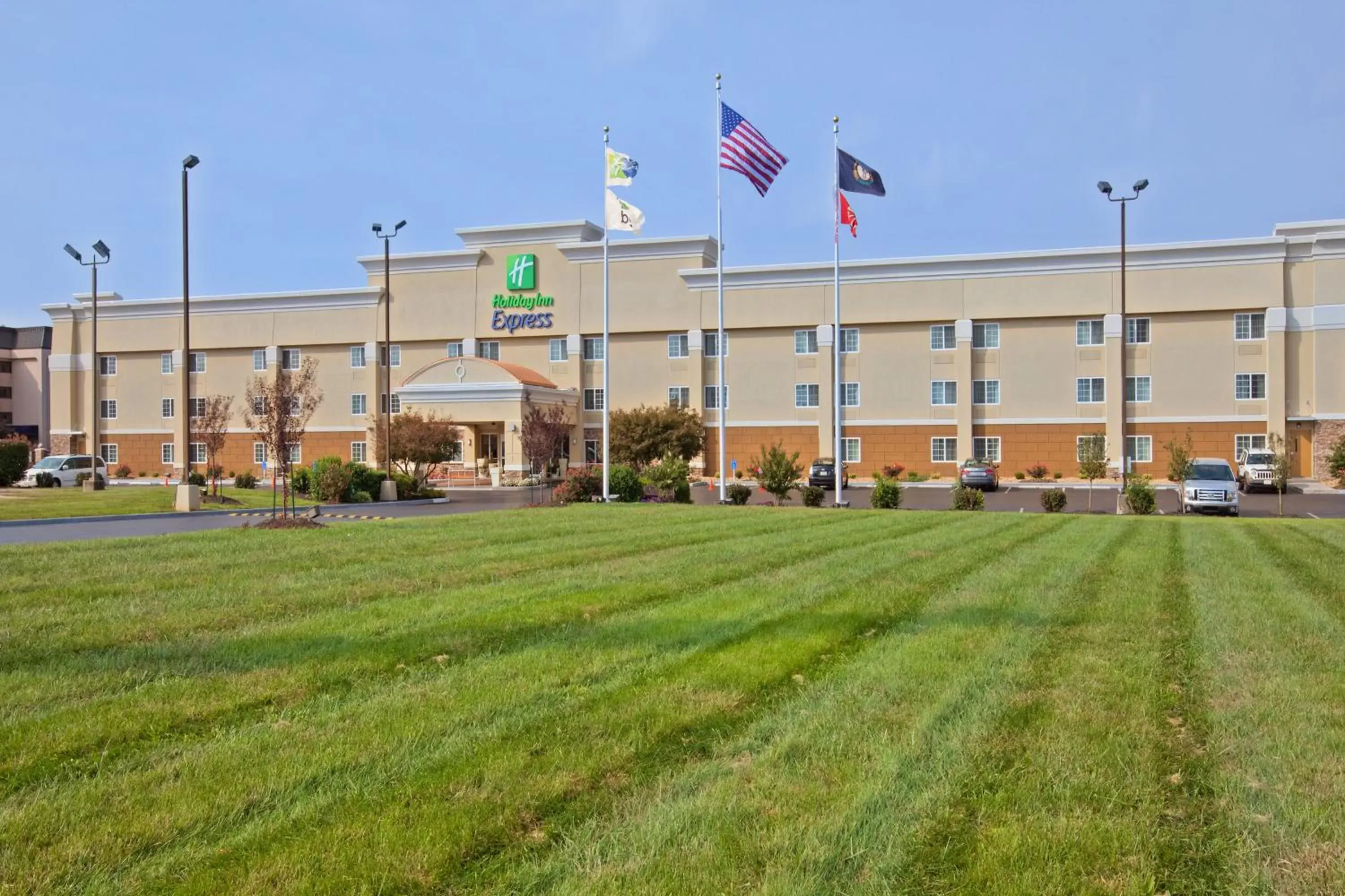 Property Building in Holiday Inn Express - Bowling Green, an IHG Hotel