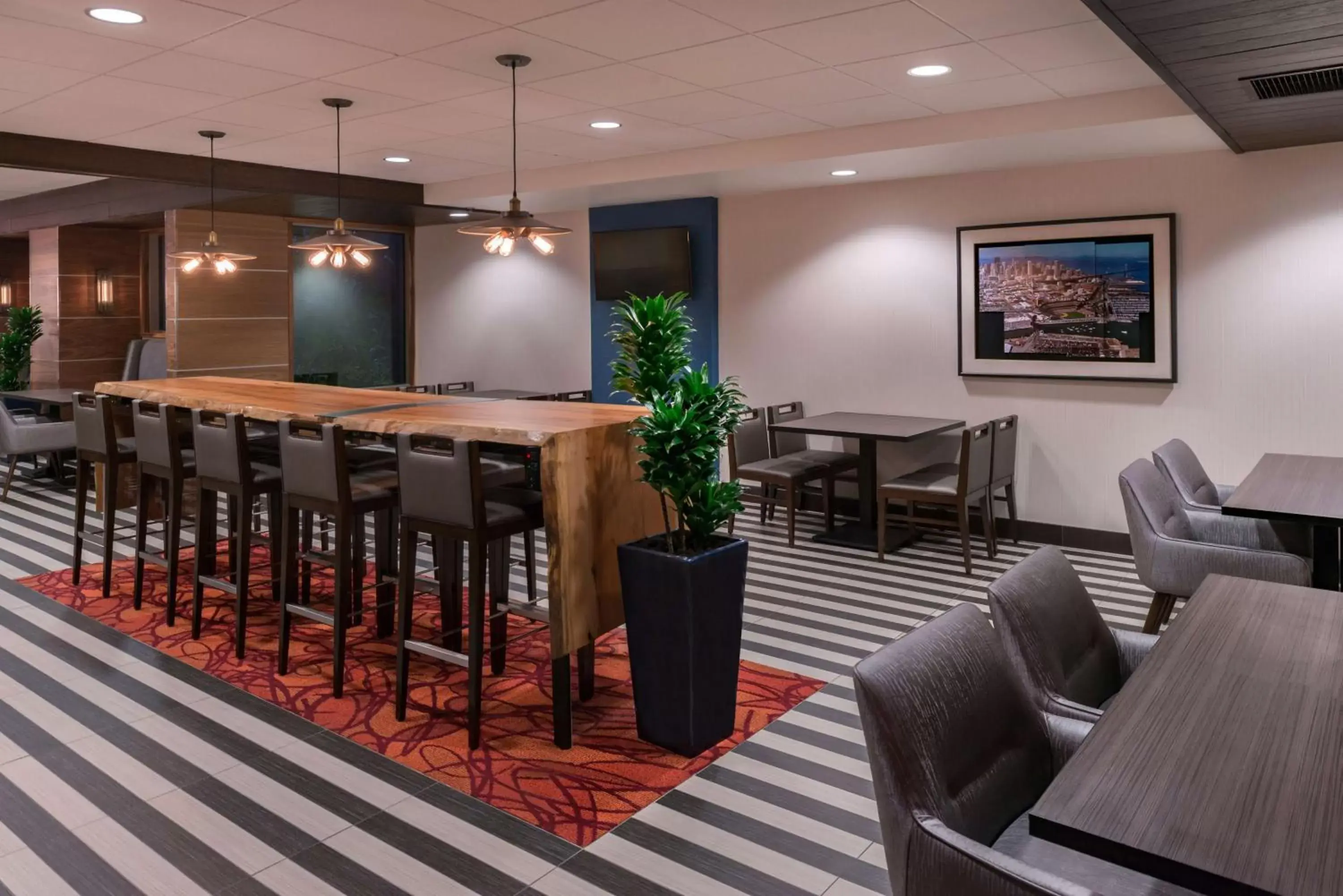 Dining area in Hampton Inn San Francisco Downtown/Convention Center