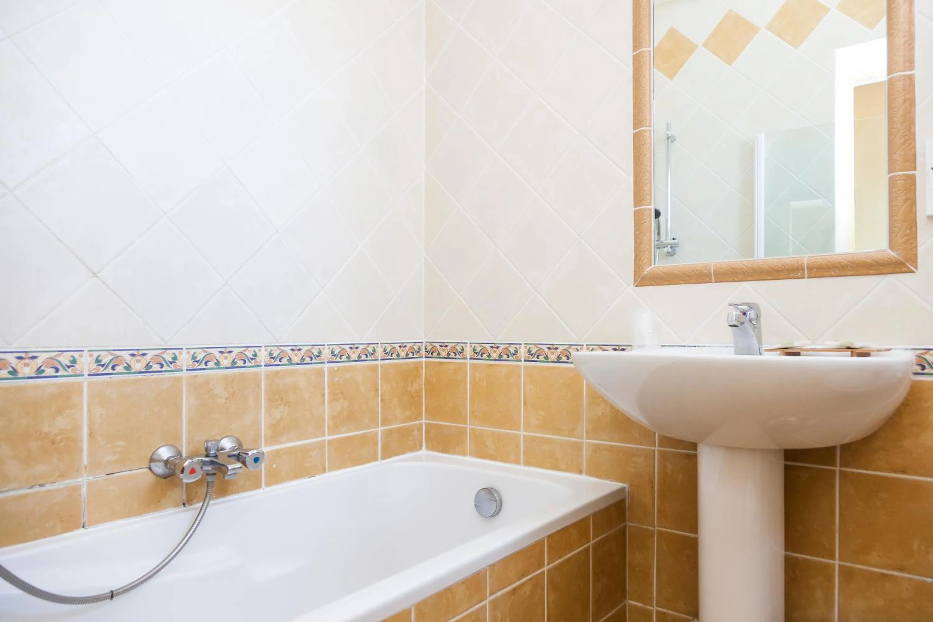 Bathroom in LOGIS HOTEL & RESTAURANT L'ETAPE Bouc Bel Air - Gardanne