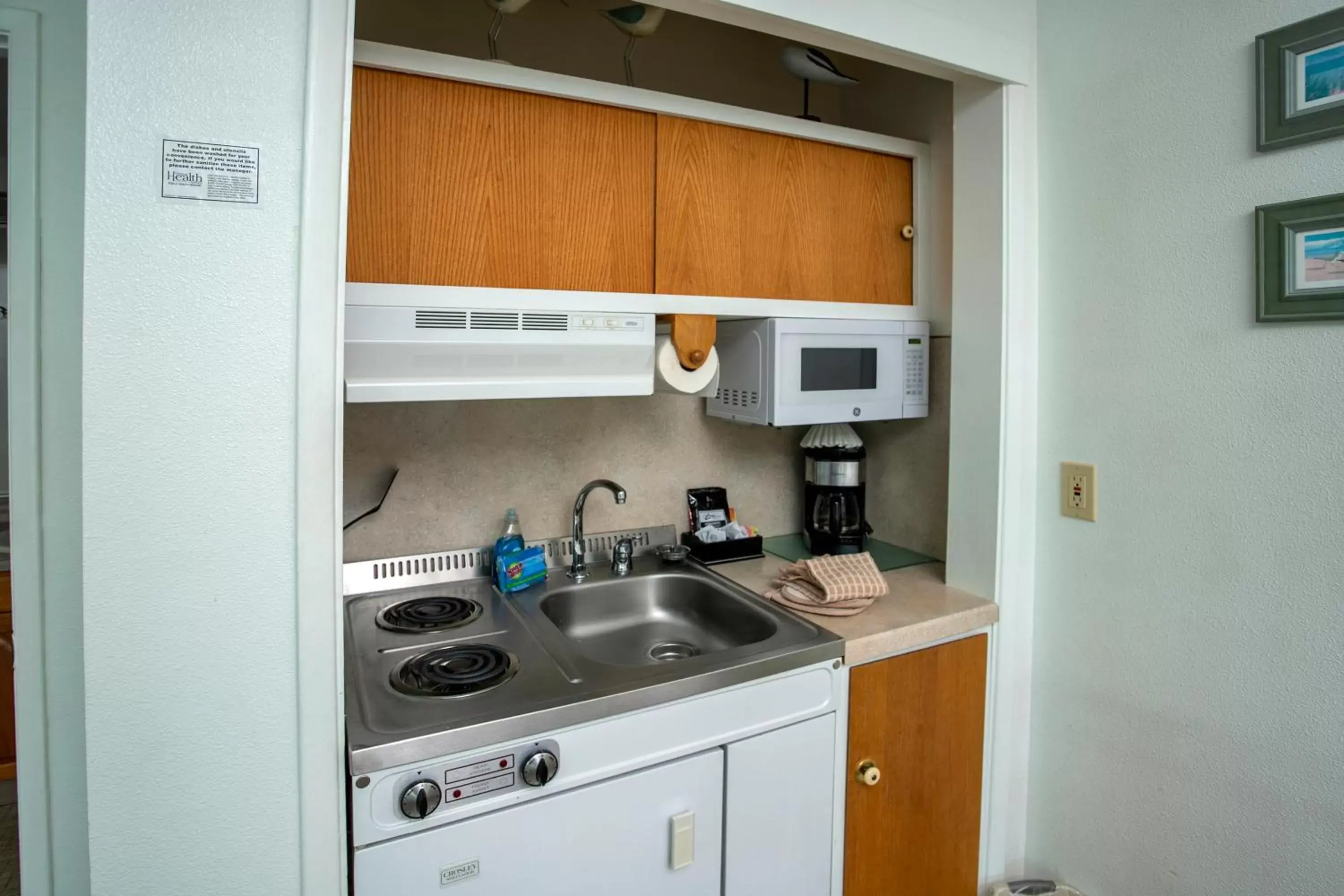 Kitchen/Kitchenette in Lanai at the Cove