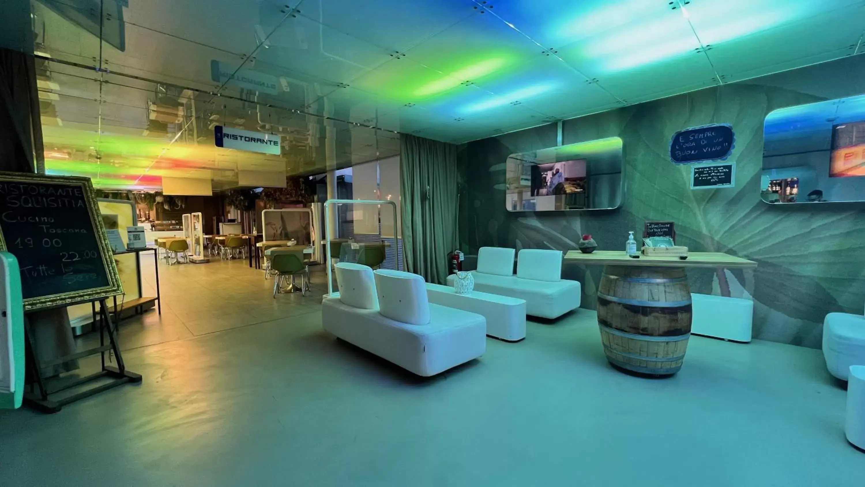 Lounge or bar in San Ranieri Hotel