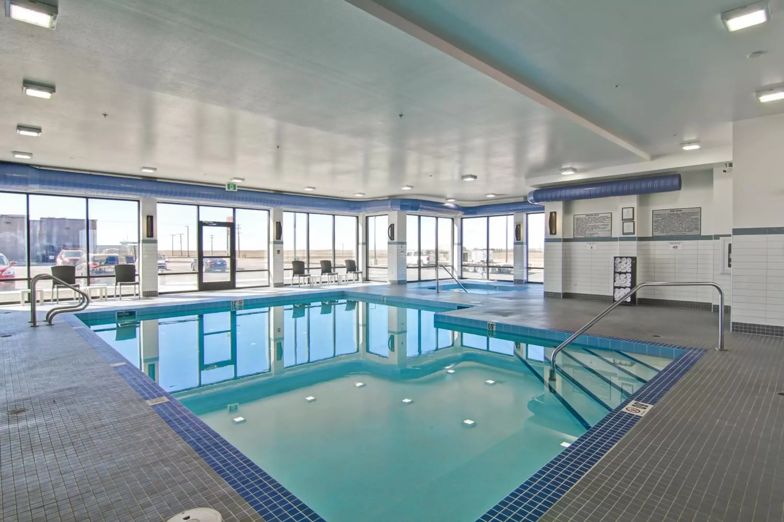 Hot Tub, Swimming Pool in Canalta Kindersley