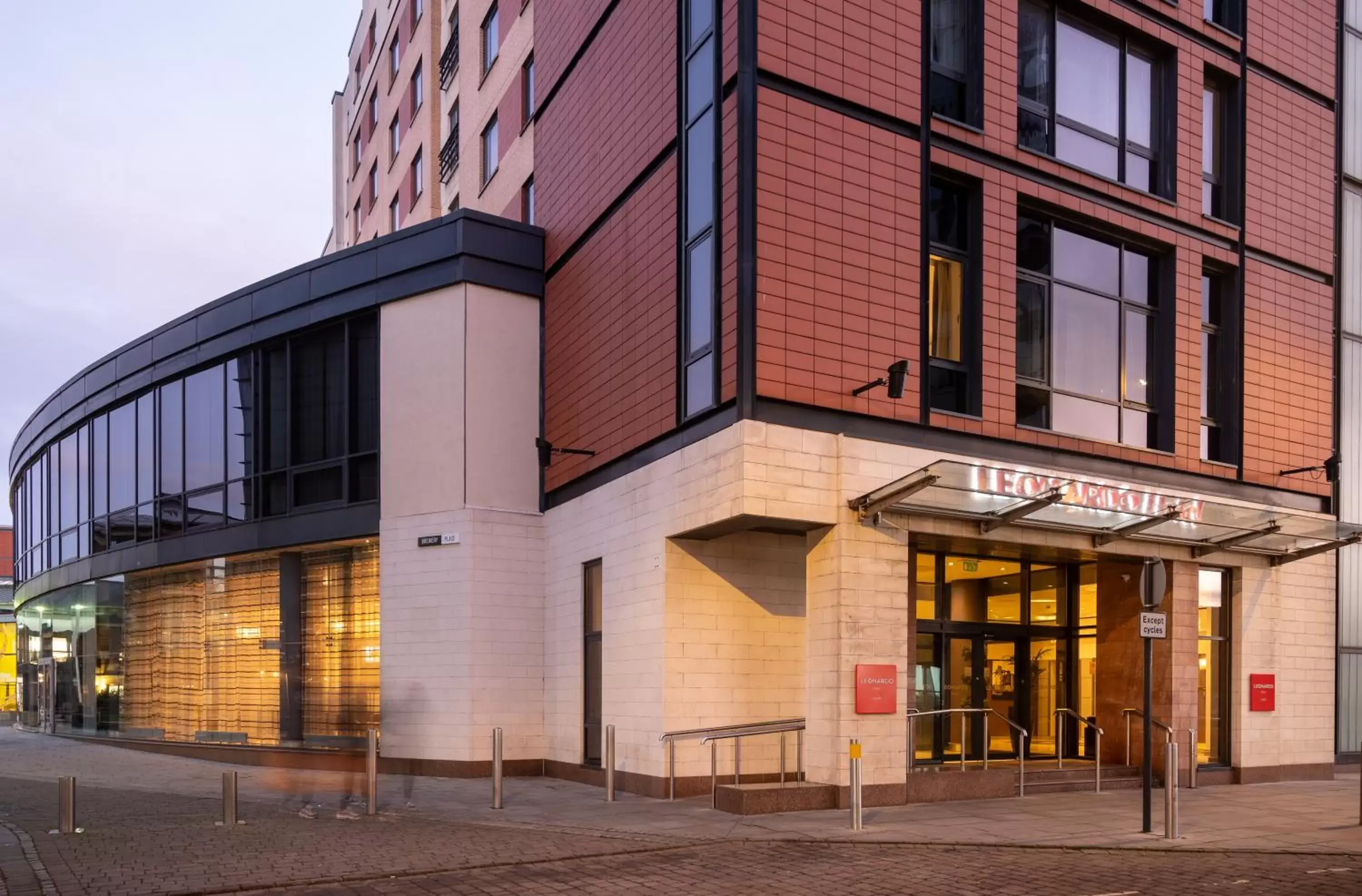 Property Building in Leonardo Hotel Leeds - formerly Jurys Inn Leeds