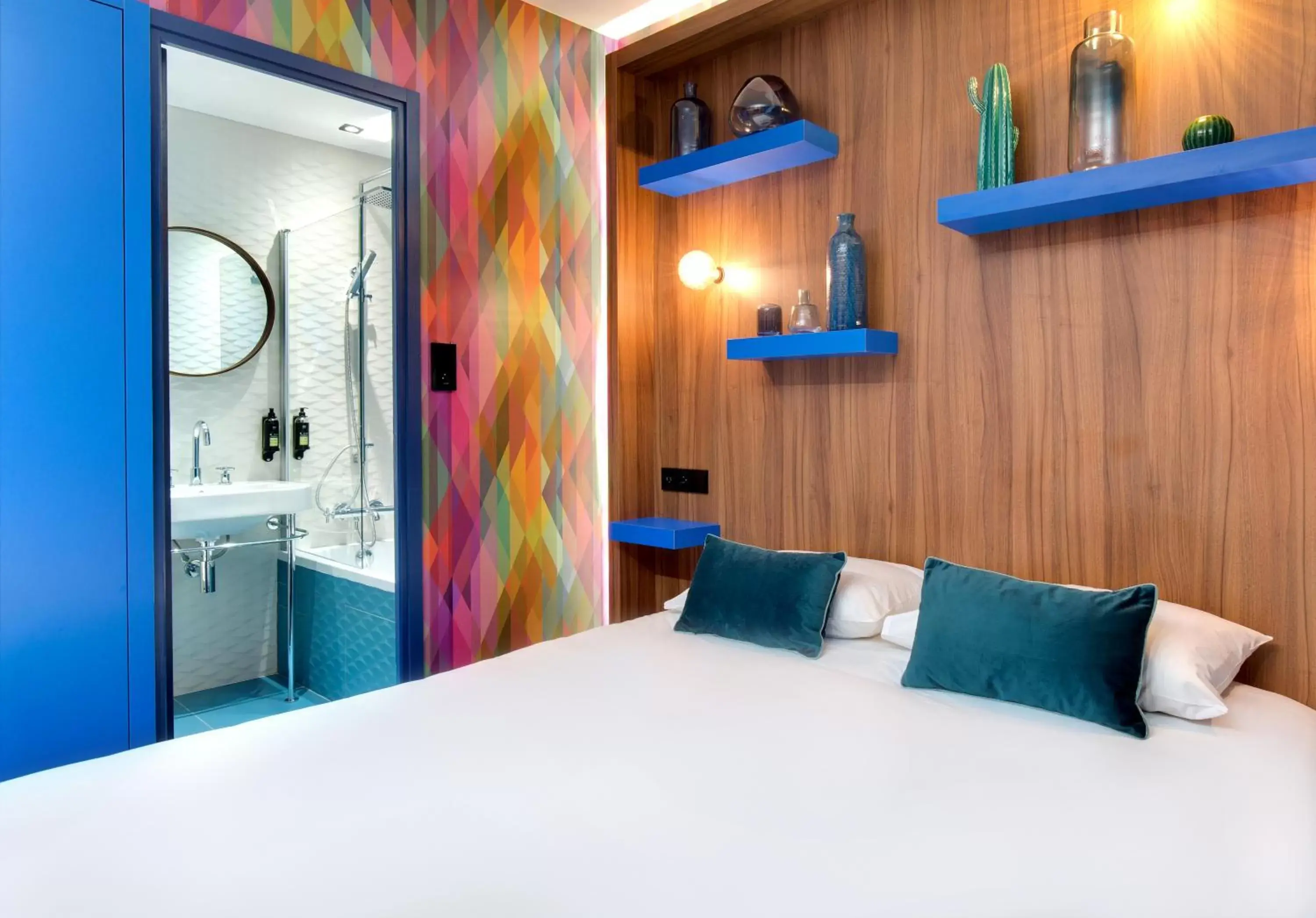 Bed in Hôtel Montmorency & Spa